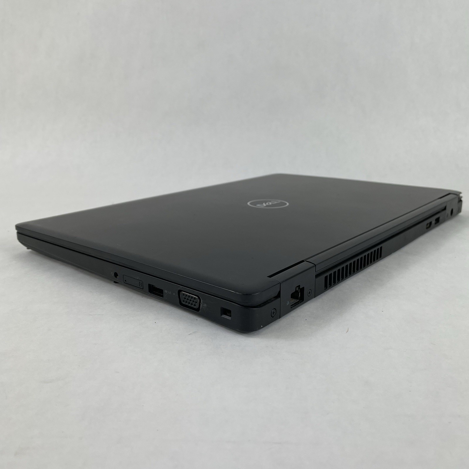 Dell Latitude 5590 15.6″ i5-8250U 1.6 GHz 8GB RAM No SSD No OS – Bad Corner READ