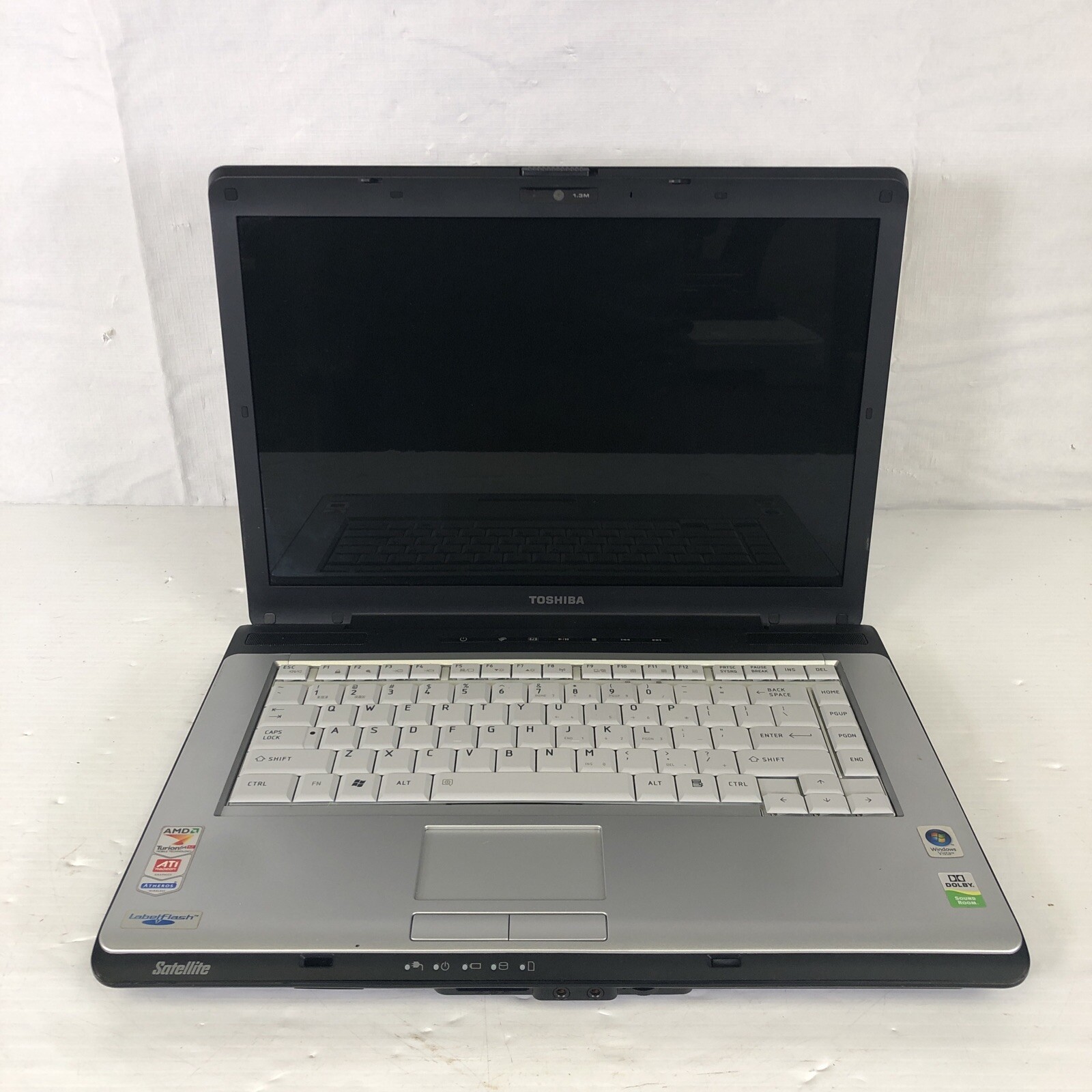 TOSHIBA SATELLITE A215-S5822 AMD Turion 64 x2 – 2 GB Ram – NO HDD/OS