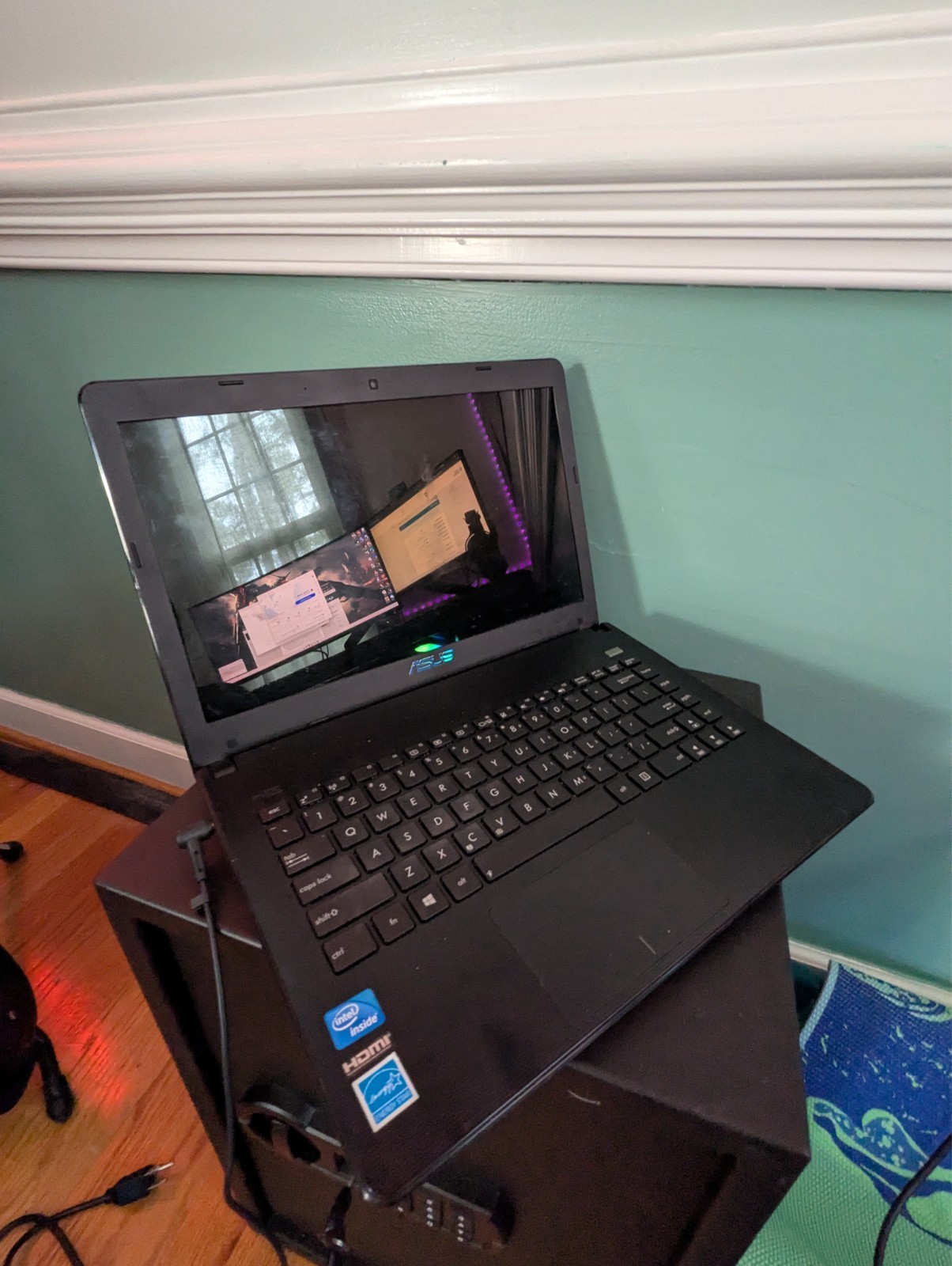 Asus X401A Laptop Intel Pentium B970 2.3GHz, 4GB RAM, 250GB HDD, Charger