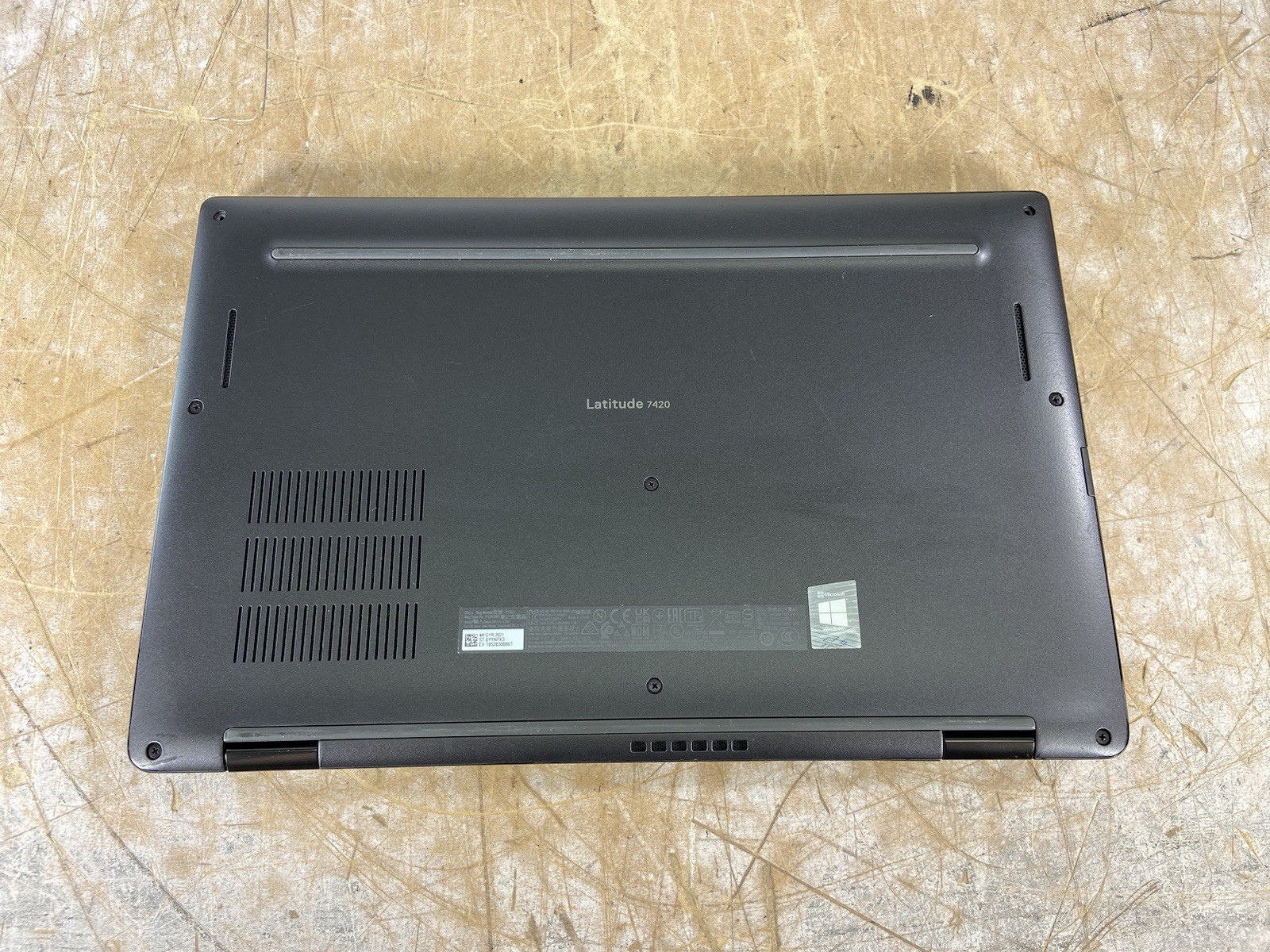 DELL LATITUDE 7420 i5-1145G7 @ 2.60GHz, 16GB RAM, NO HDD/OS – (FOR PARTS)