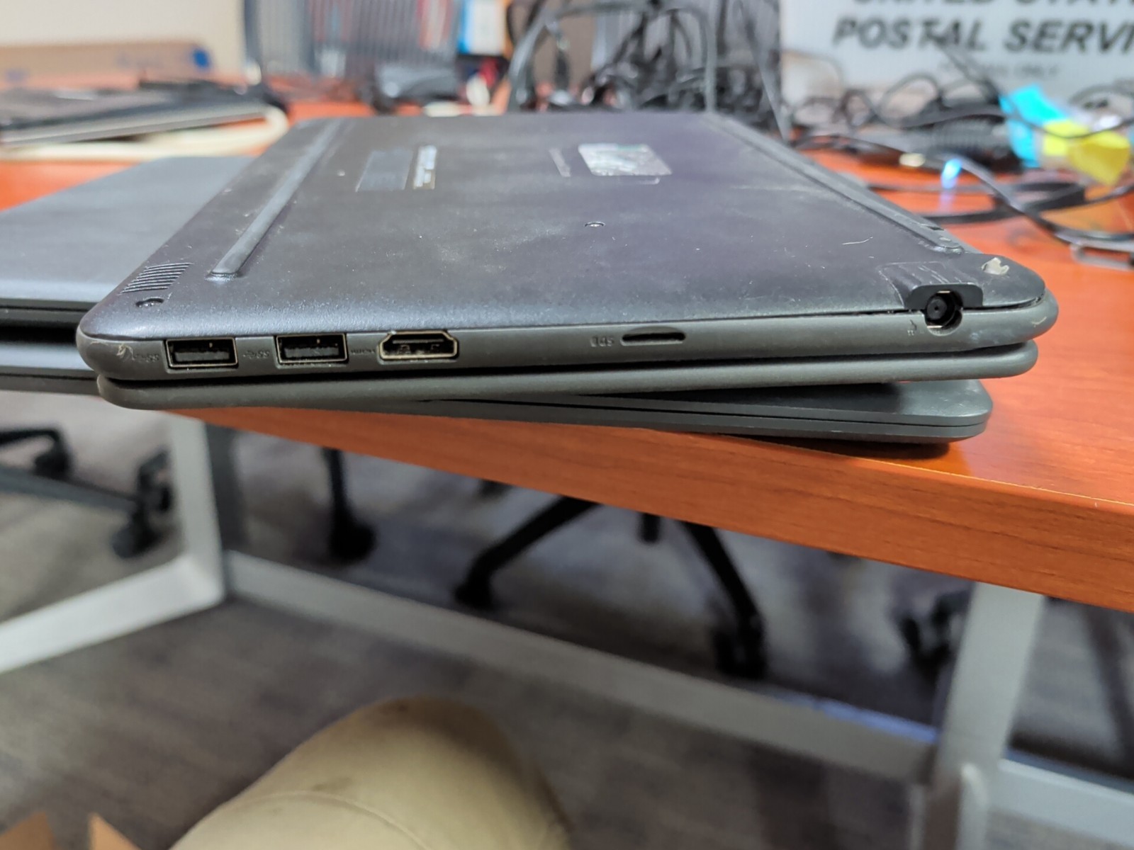 Lot Of 3 Chromebooks! 2 -HP 14A 4GB 32GB, 1 HP 14A G5 And 1 Dell 11 3189 *Parts