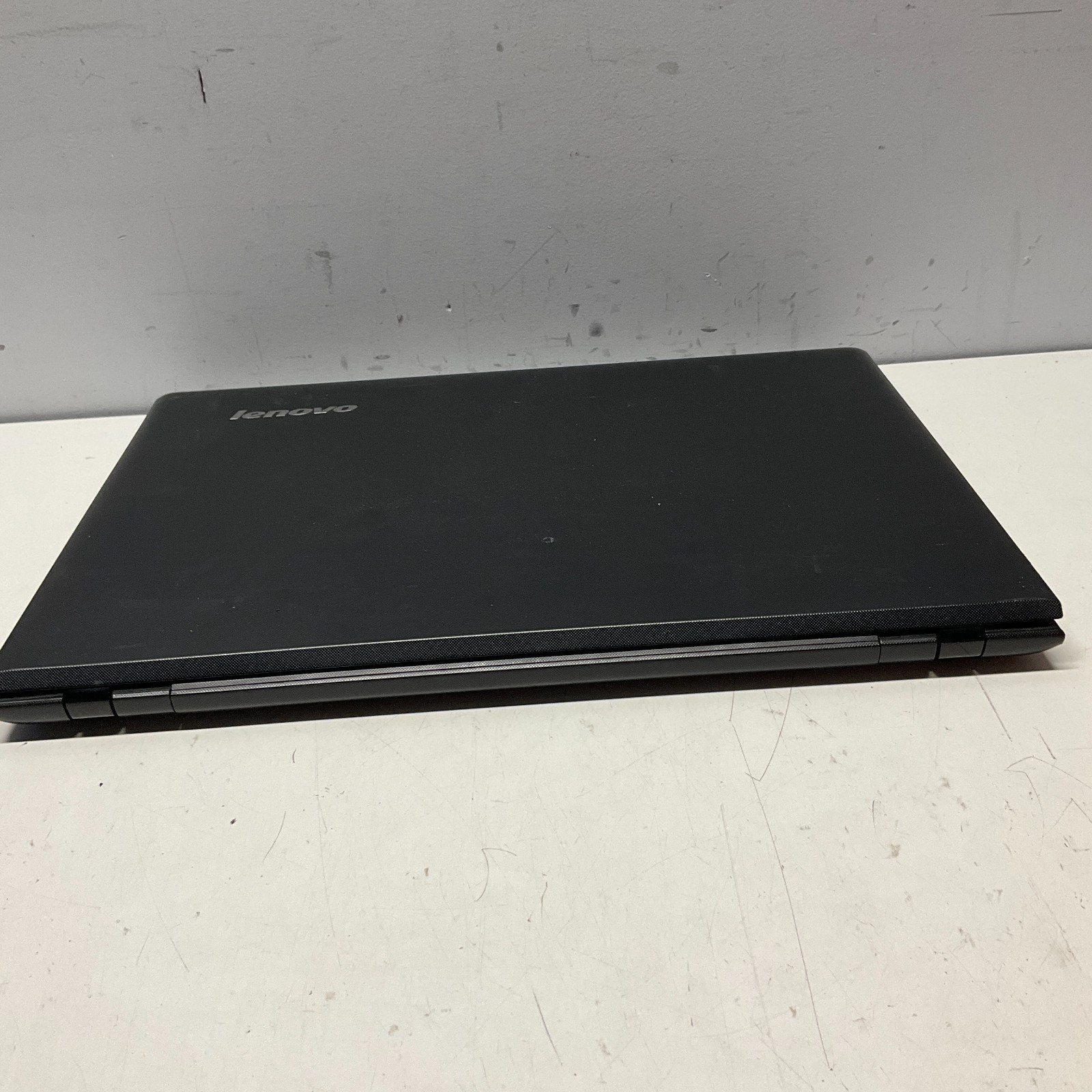 Lenovo IdeaPad 300-17ISK-i3-6100U@2.30GHz 4GB 256GB SSD Windows 10 Pro Laptop