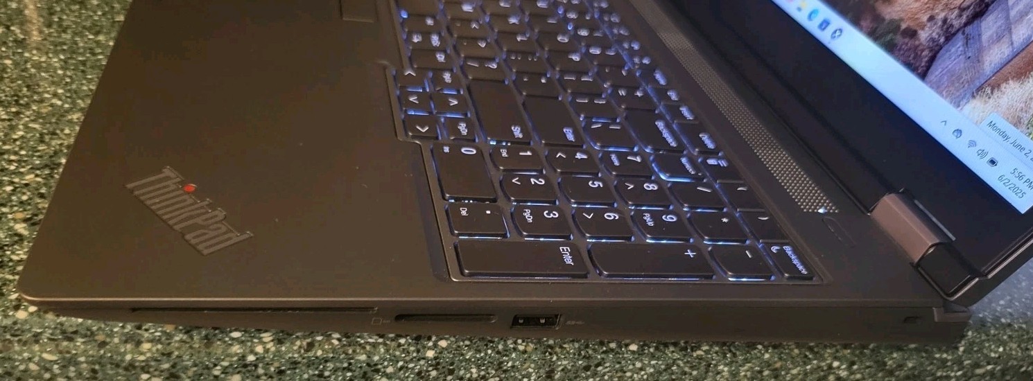 Lenovo ThinkPad P16 12th Gen i7-12850HX 24xCPU@2.1GHz 32GB RAM 512GB SSD 070101