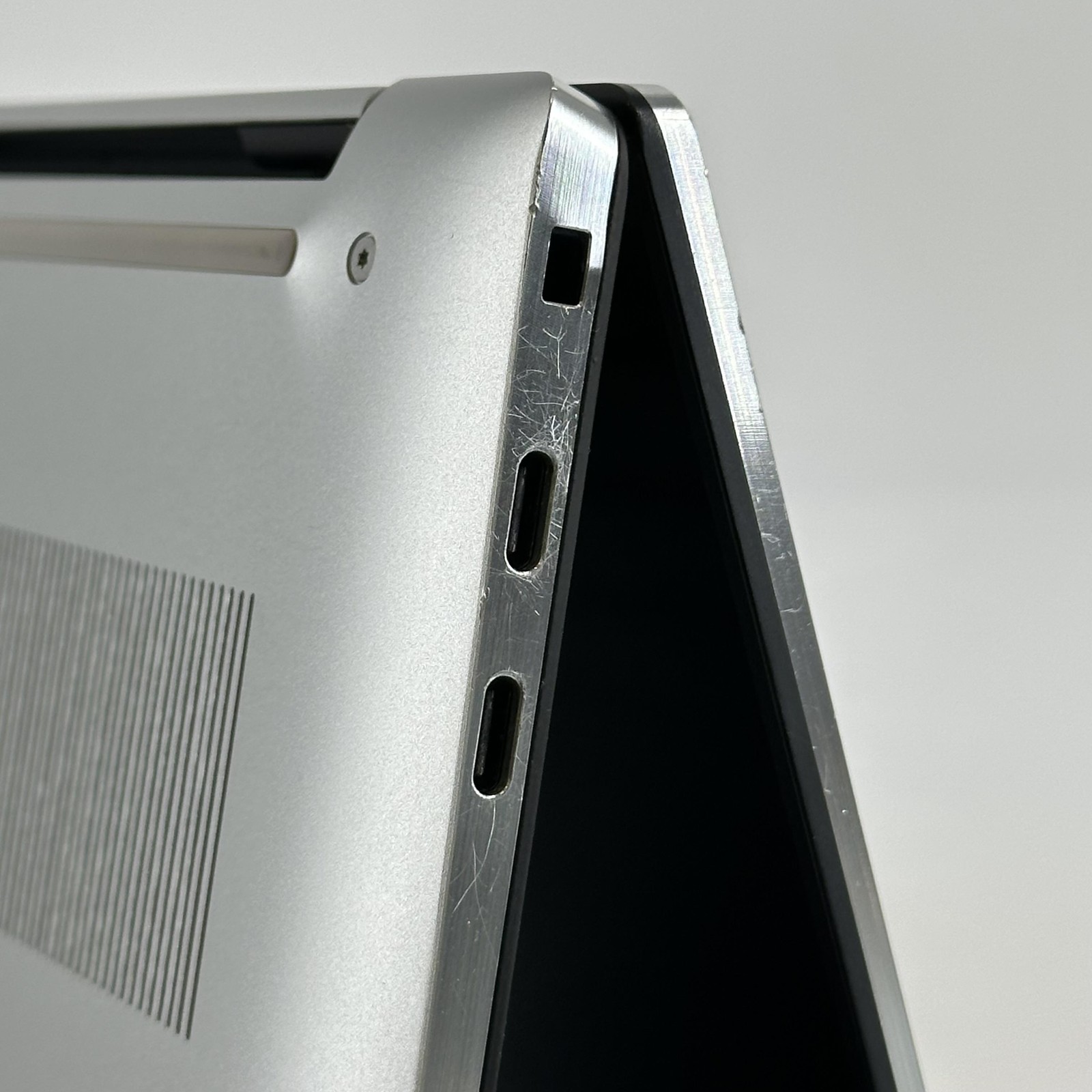 Dell XPS 15 9520 Silver FHD+ 2.3 GHz i7-12700H 32GB 1TB SSD RTX 3050 Good