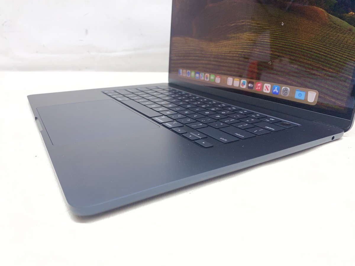 Apple MacBook Air 15″ M2 2TB/24GB Laptop Model: A2941 (CMP125869)
