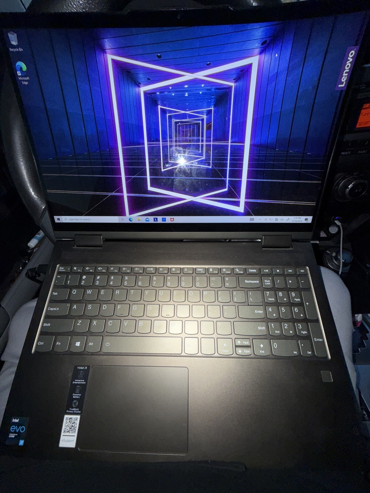 Lenovo Yoga 7 15ITL5 2-in-1 Laptop Core i7 12G 512GB SSD 15.6 FHD Touchscreen