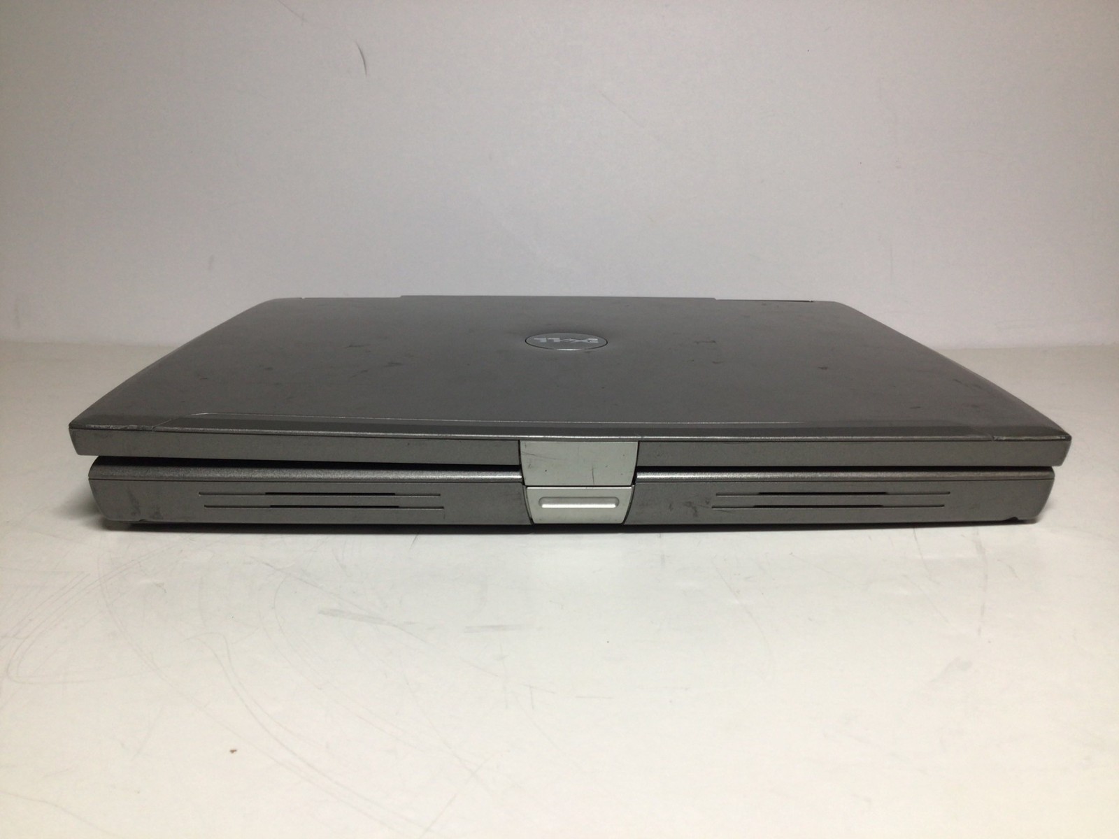 Dell Latitude D610 w/ Pentium M 1.86GHz, 2GB DDR2 RAM, 40GB HDD – No Charger/OS