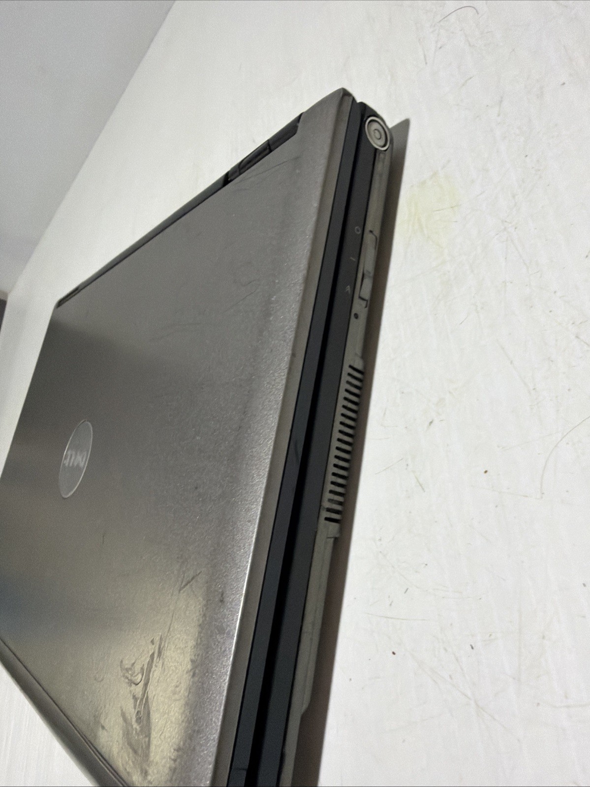 Dell Latitude D430 12″ Laptop Core 2 Duo 2gb Ram No Drives Boots Bios NO P/S