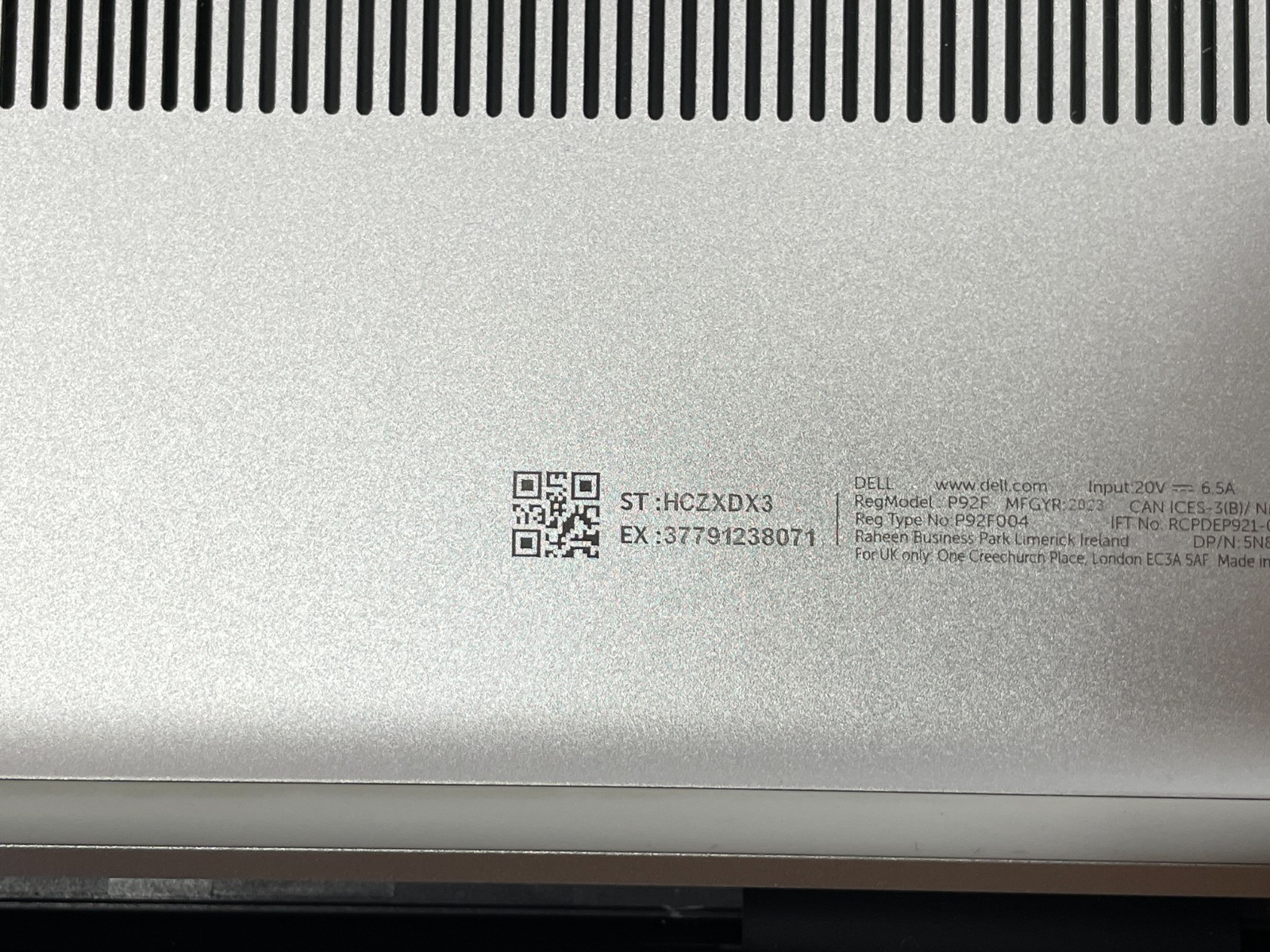 Dell XPS 17 9730 17″ I7-13700H NO RAM/SSD READ!