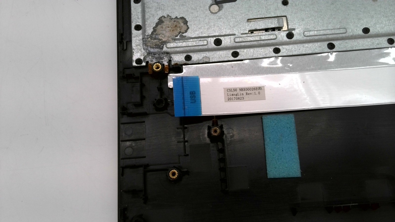 HP 15z-bw000 AMD A6 15.6″ for parts/not working no ram no hdd