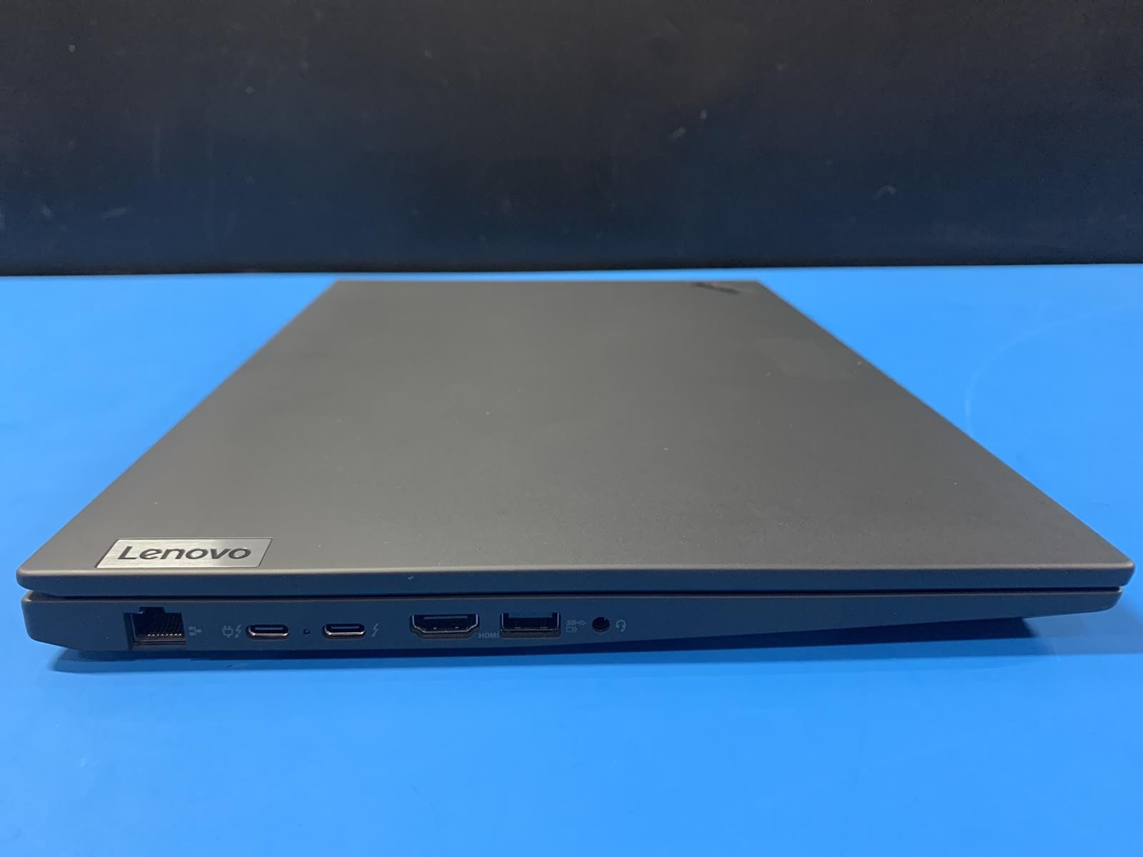 Lenovo ThinkPad P16s Gen 2 16″ Core i7 1370P 2.19GHz 16GB DDR5 NO HDD NO OS