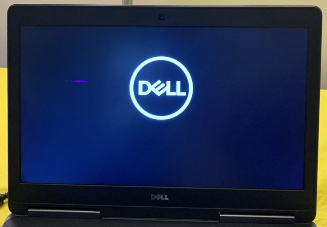 Dell Precision 7520 Workstation 15.6″ Core i7-7820HQ 2.90GHz 16GB Ram 2 TB HDD