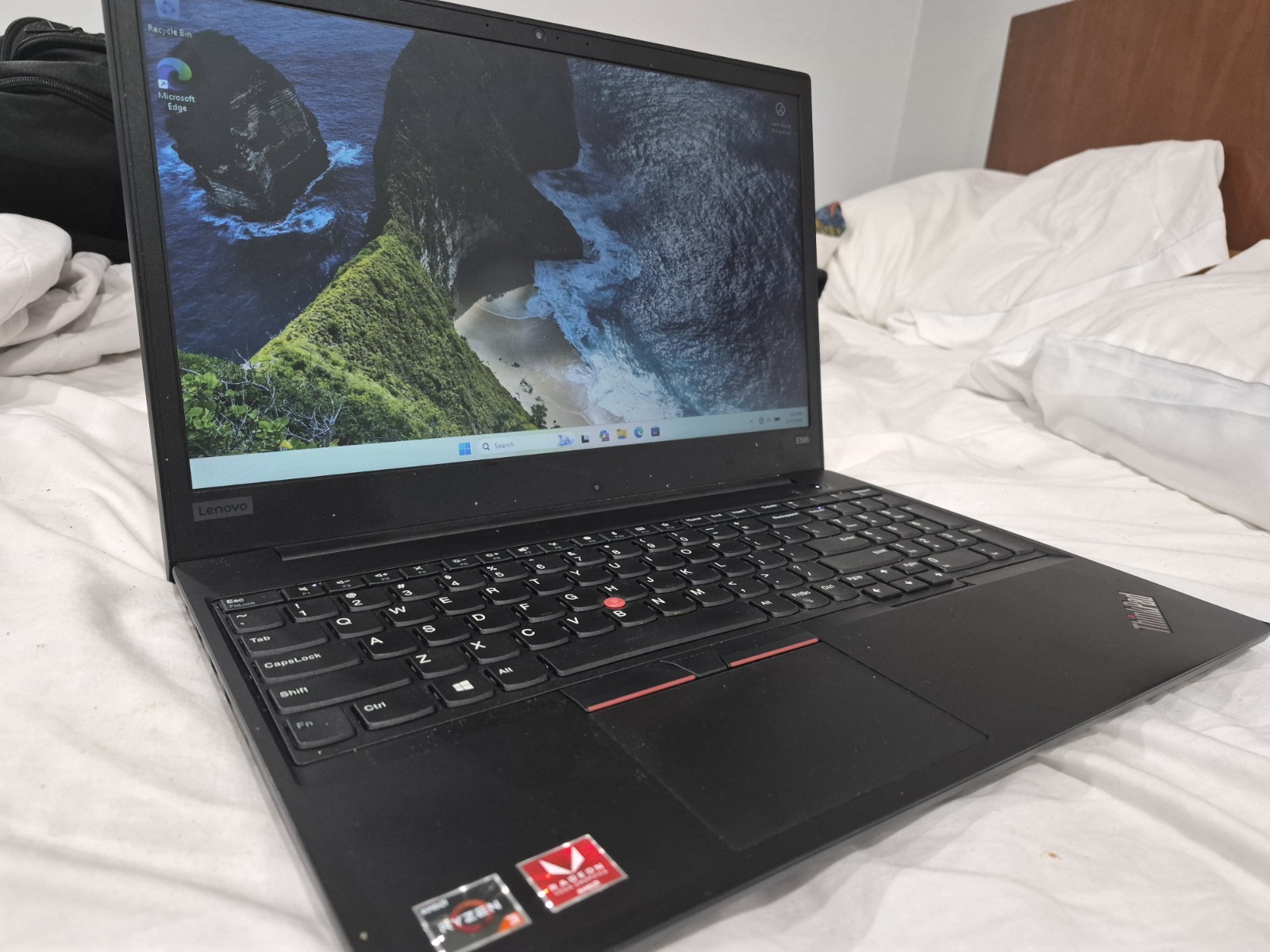 Lenovo ThinkPad E595 Ryzen 3 3200U 8GB RAM 256GB SSD AMD Vega 3