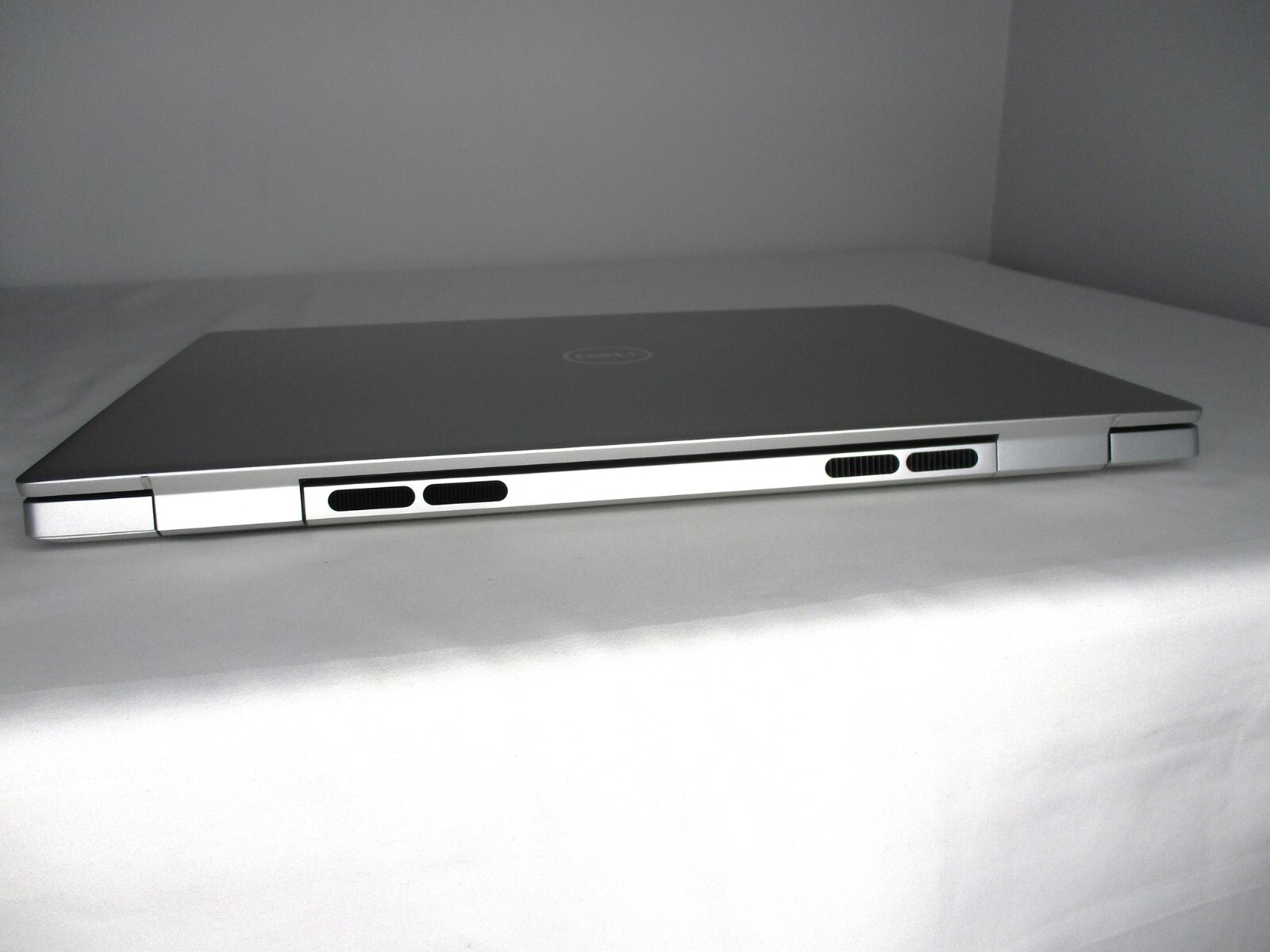 Dell Inspiron 16 Plus 7630 Laptop QHD i7-13700H 14Core 16GB LPDDR5 1TB NVMe SSD