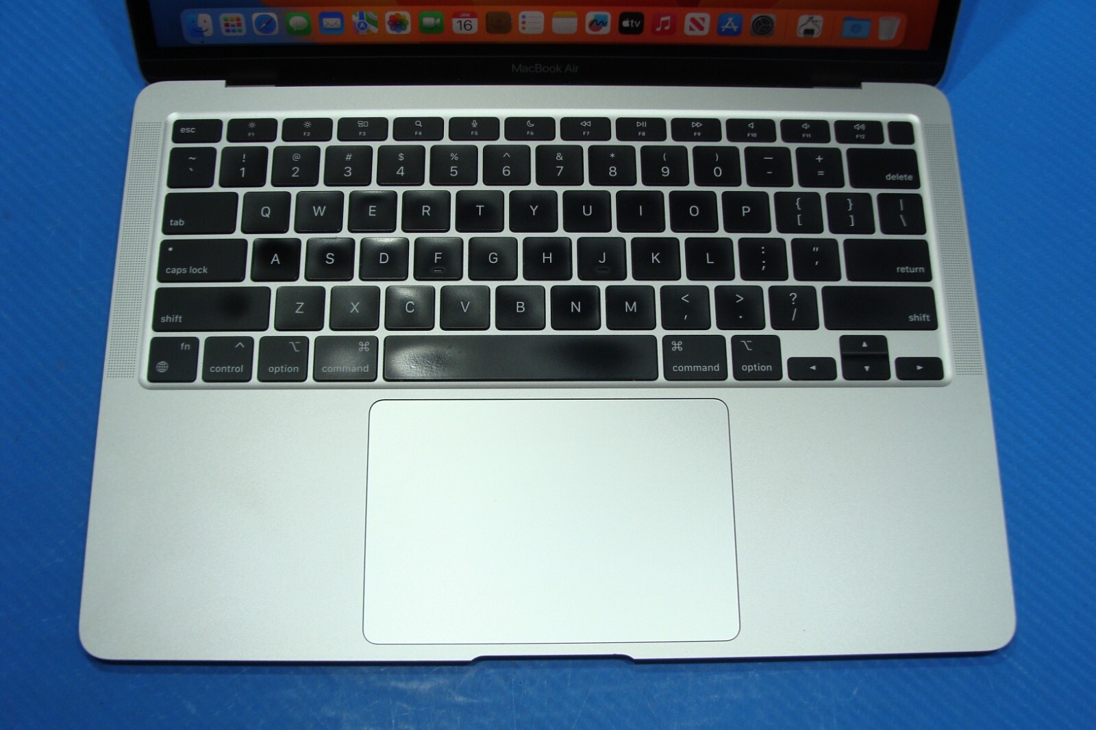 Apple MacBook Air A2337 13.3″ M1 (2020) 8CPU/7GPU 8GB 256GB MGN63LL/A OS Ventura