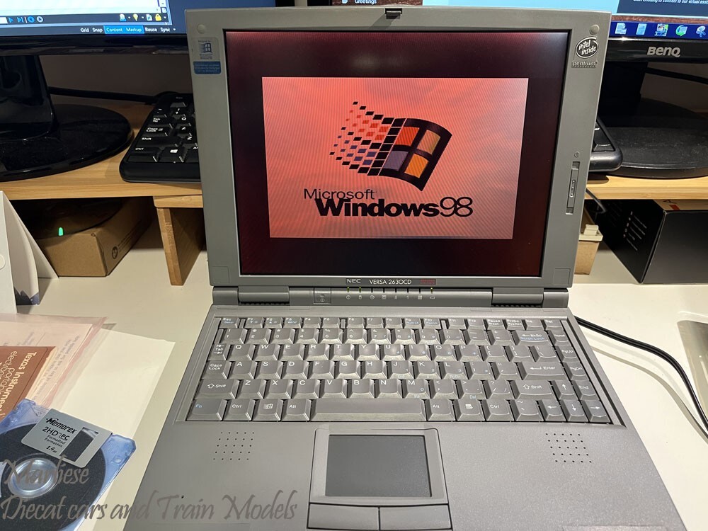 NEC VERSA 2630CD Laptop Pentium 133, 32MB RAM, 2GB HDD, Win 98 w/ Original PSU