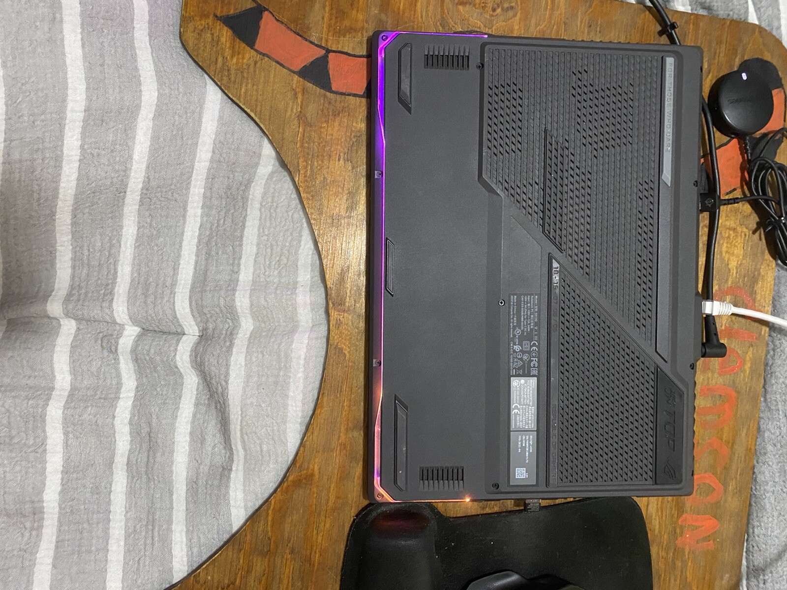 ASUS ROG Strix G513 R9 G513QM 15.6″ (2TB SSD, AMD Ryzen 9 5900HX, RTX 3060)