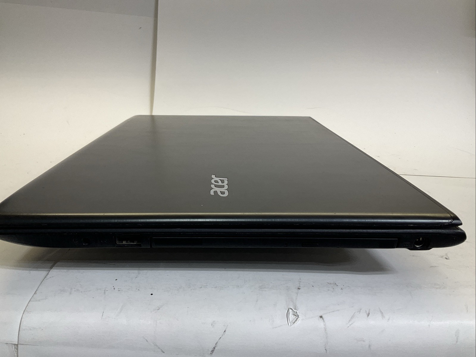 Acer Aspire E5-576 Laptop/ i3-8th Gen/ 16GB RAM/ 128GB SSD/FHD/W11/(121F)