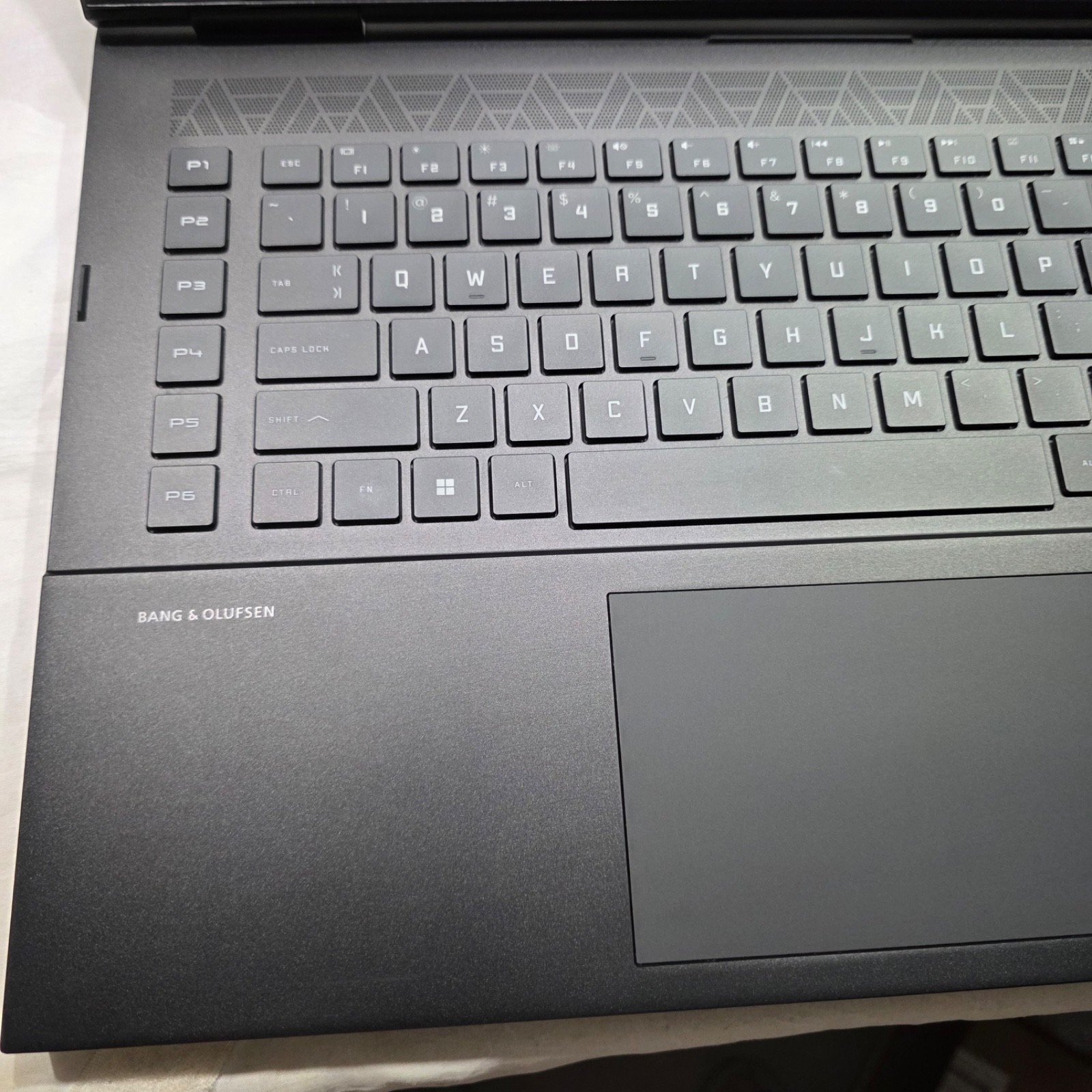 HP Omen 17.3″ 1440P 165Hz i7-13700HX 32GB 2TB SSD RTX 4090 175W 16G DDR6 Fast SH