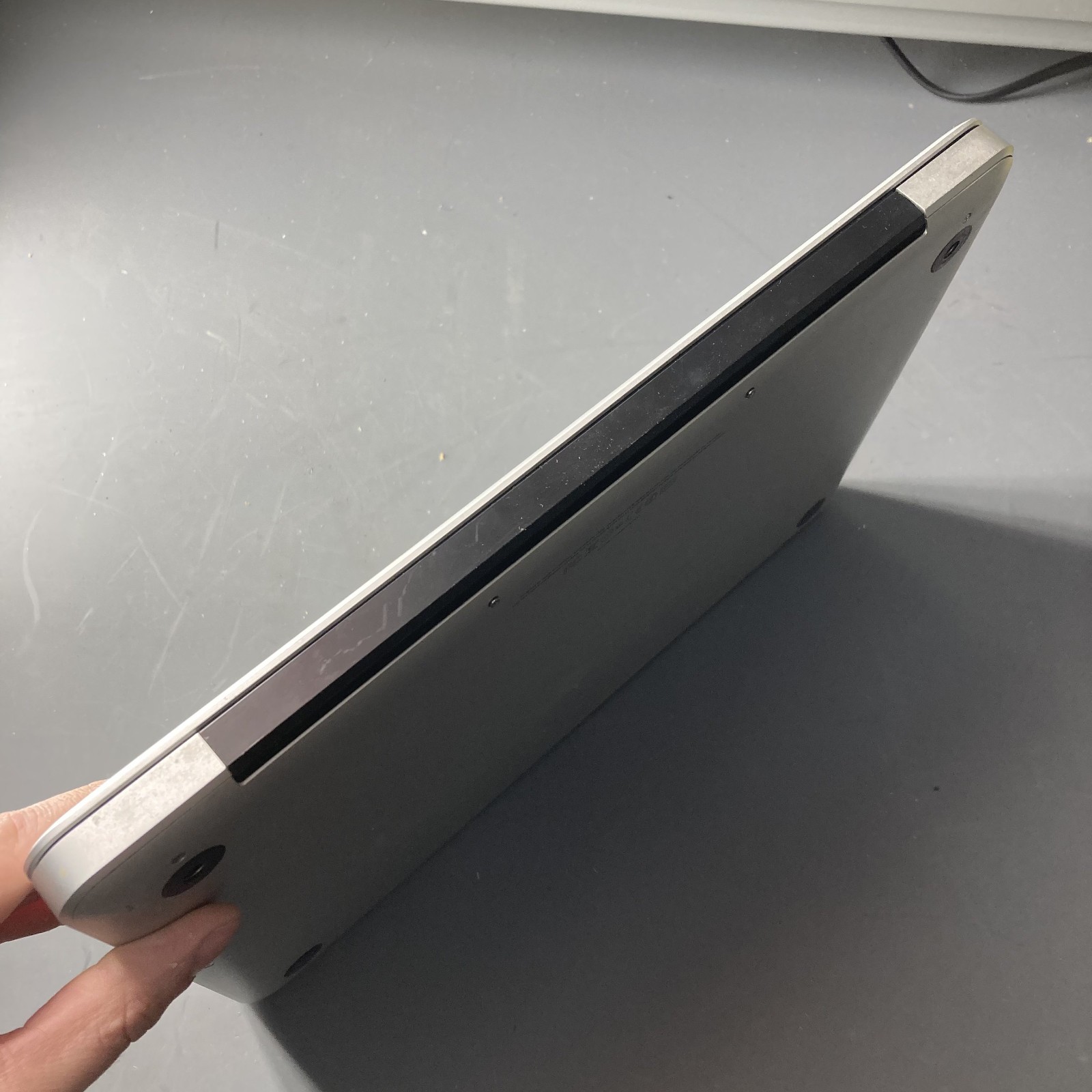 Apple MacBook Pro 13″ i5 2.5GHz 4GB RAM 256GB SSD Mac OS Yosemite A1278