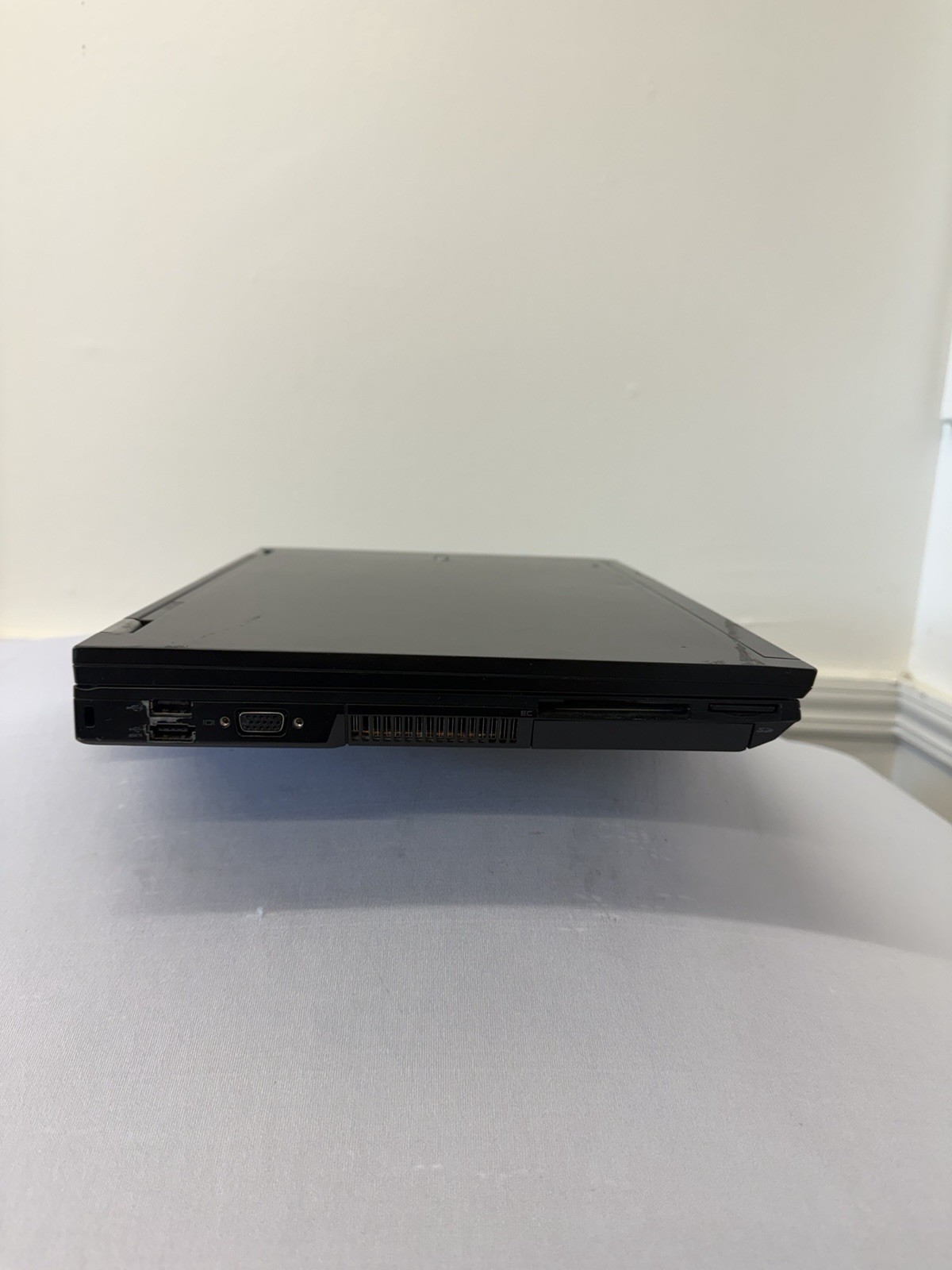 Dell Latitude E6500 Laptop – Good Screen – Intel Duo T9400 – Read Desc