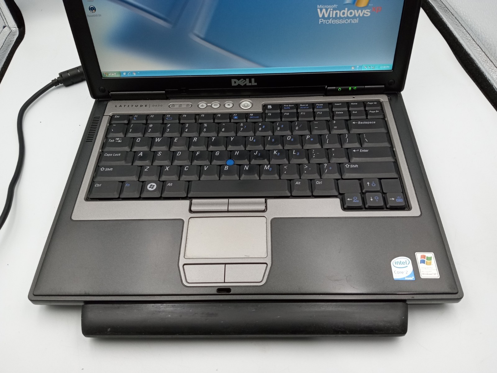 Dell Latitude D620 14″ Laptop Intel Core 2 Duo 2GB RAM 80GB XP RS232 *C-GRADE*