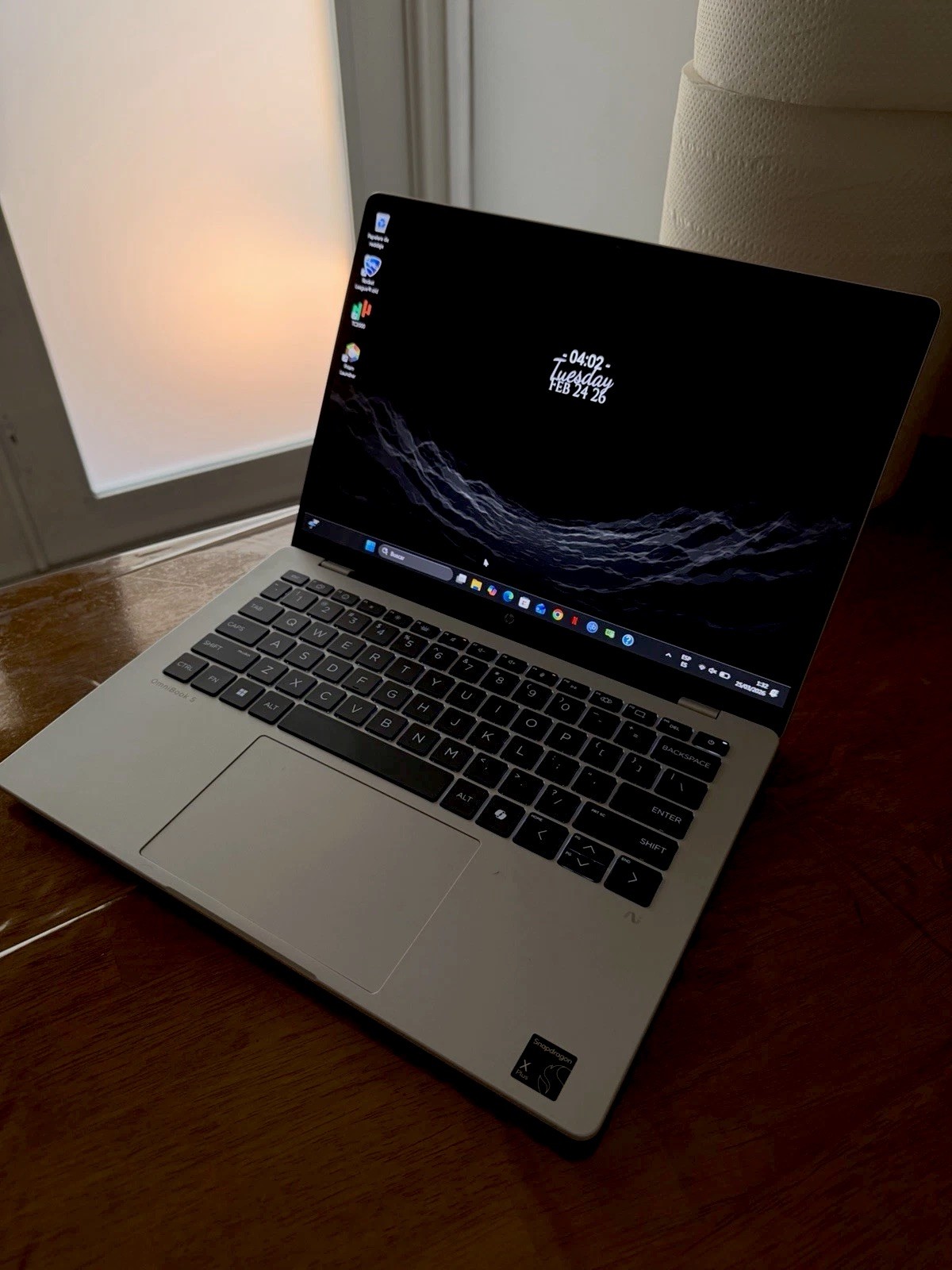 HP OmniBook 5 14″ Snapdragon X Plus 16GB RAM 1TB SSD Glacier Silver Windows 11