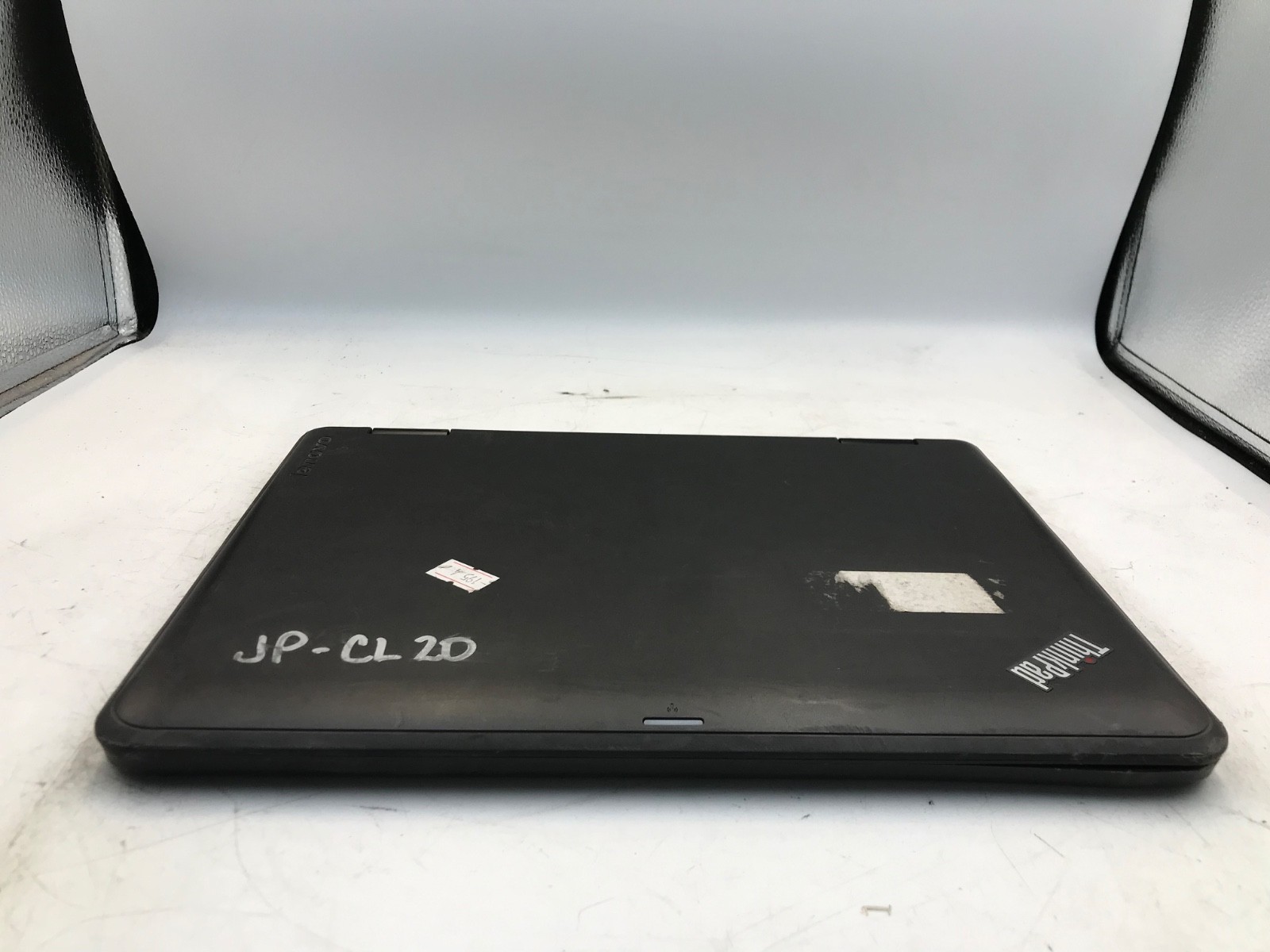 Lenovo ThinkPad ChromeBook Intel Celeron 11″ NO HDD -BOOTS/MISSING BEZEL -MZ