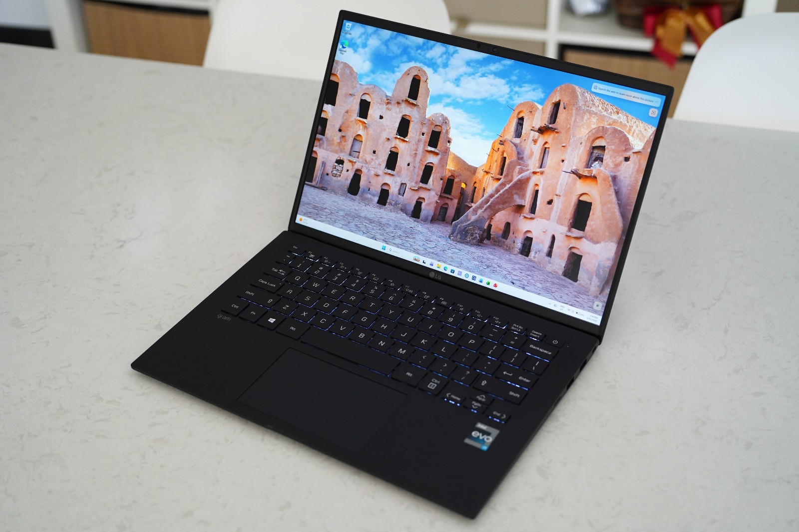 Unused LG Gram i7-1360P 16GB DDR5 512GB or 1-2TB SSD FHD+ 14″ Lightweight Laptop