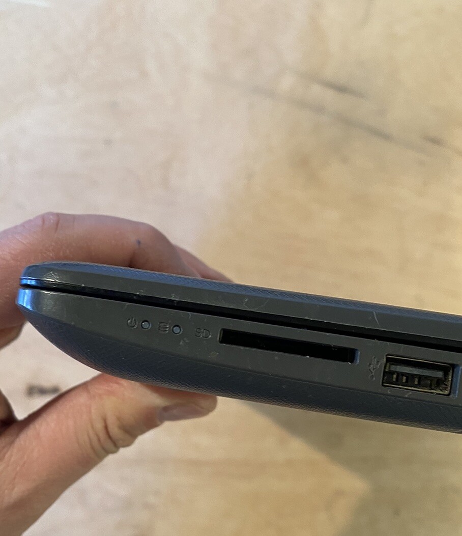 HP 250 G6 Intel i3-6006U @2 GHz 4 GB RAM Windows 10 AS IS