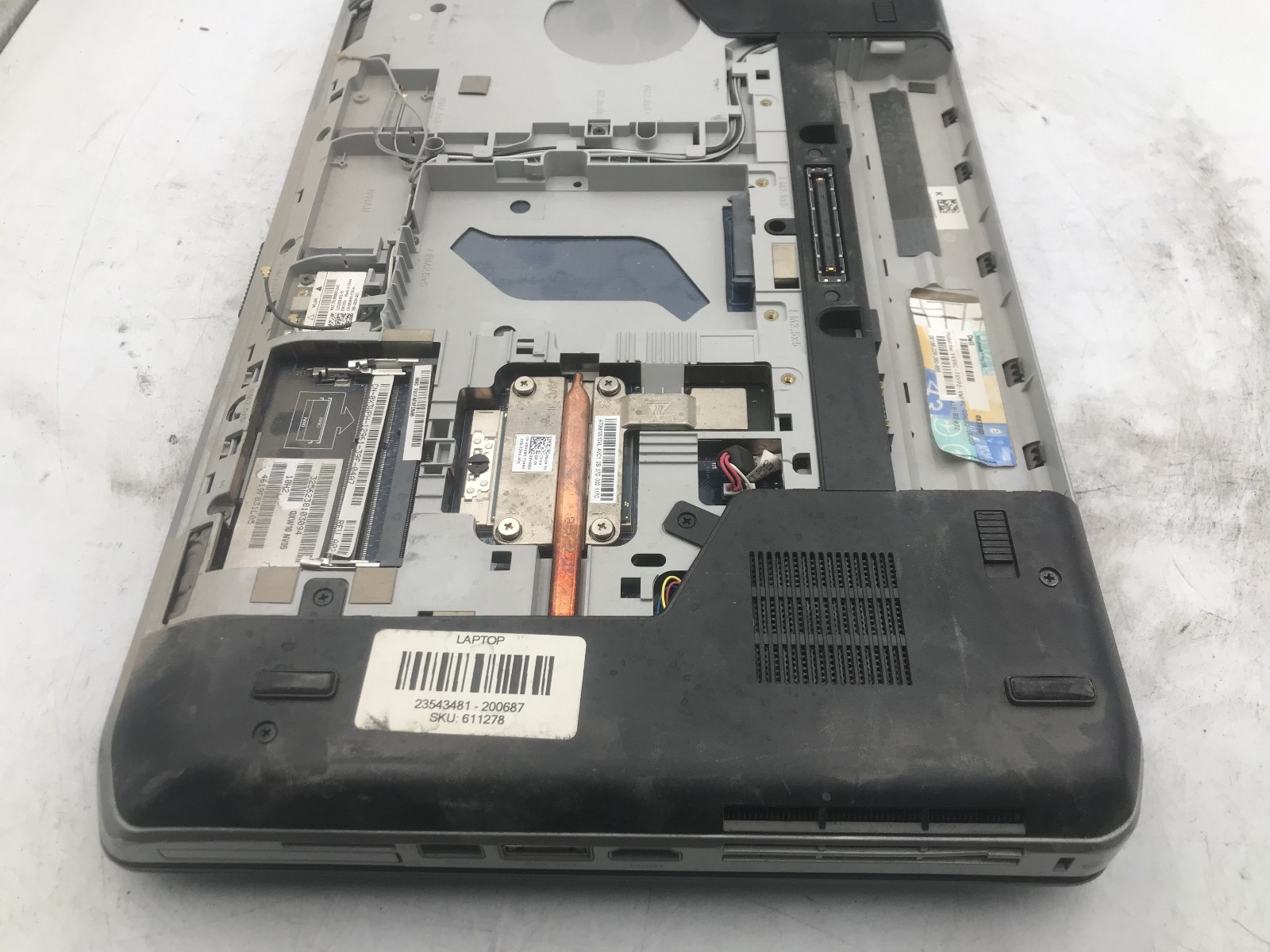 DELL LATITUDE E5530 – BOOTS TO BIOS – INTEL I3 3110M – NO RAM – 15″ – READ – BB