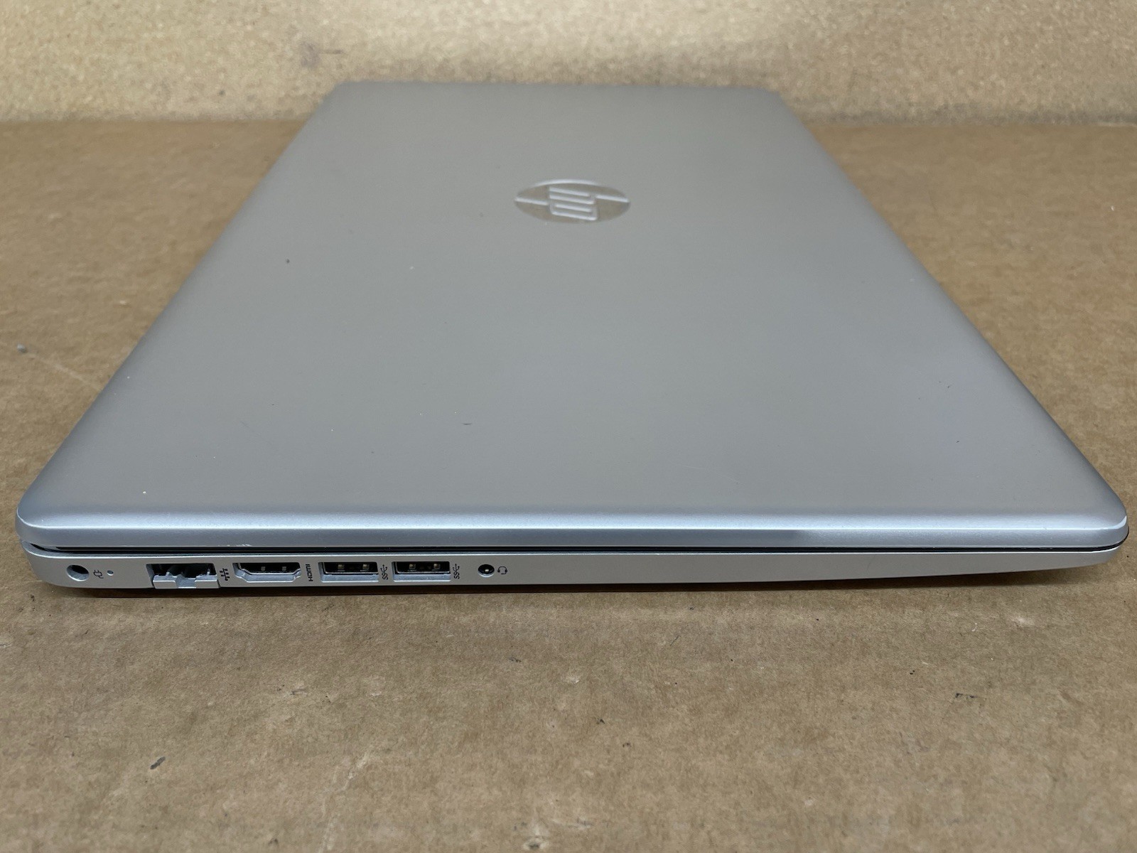 HP Laptop 17-by3xxx, Intel Core i5-1035G1 @1.00GHz, 4GB RAM, 256GB SSD, W11 READ
