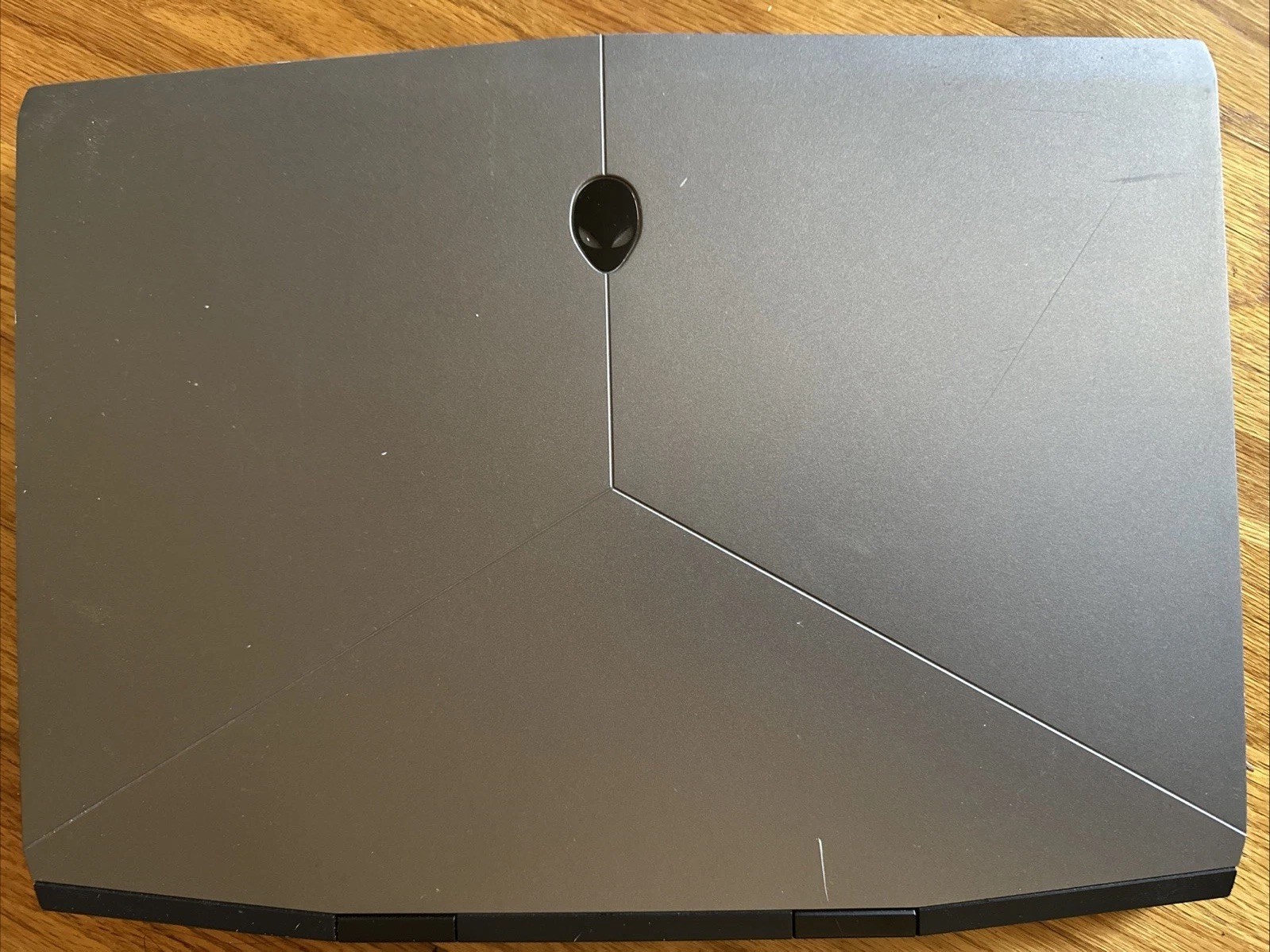 Alienware M15 P79F 15.6″ i7-8750H, 16gb RAM, GeForce GTX 1070,1TB SSD Win10.