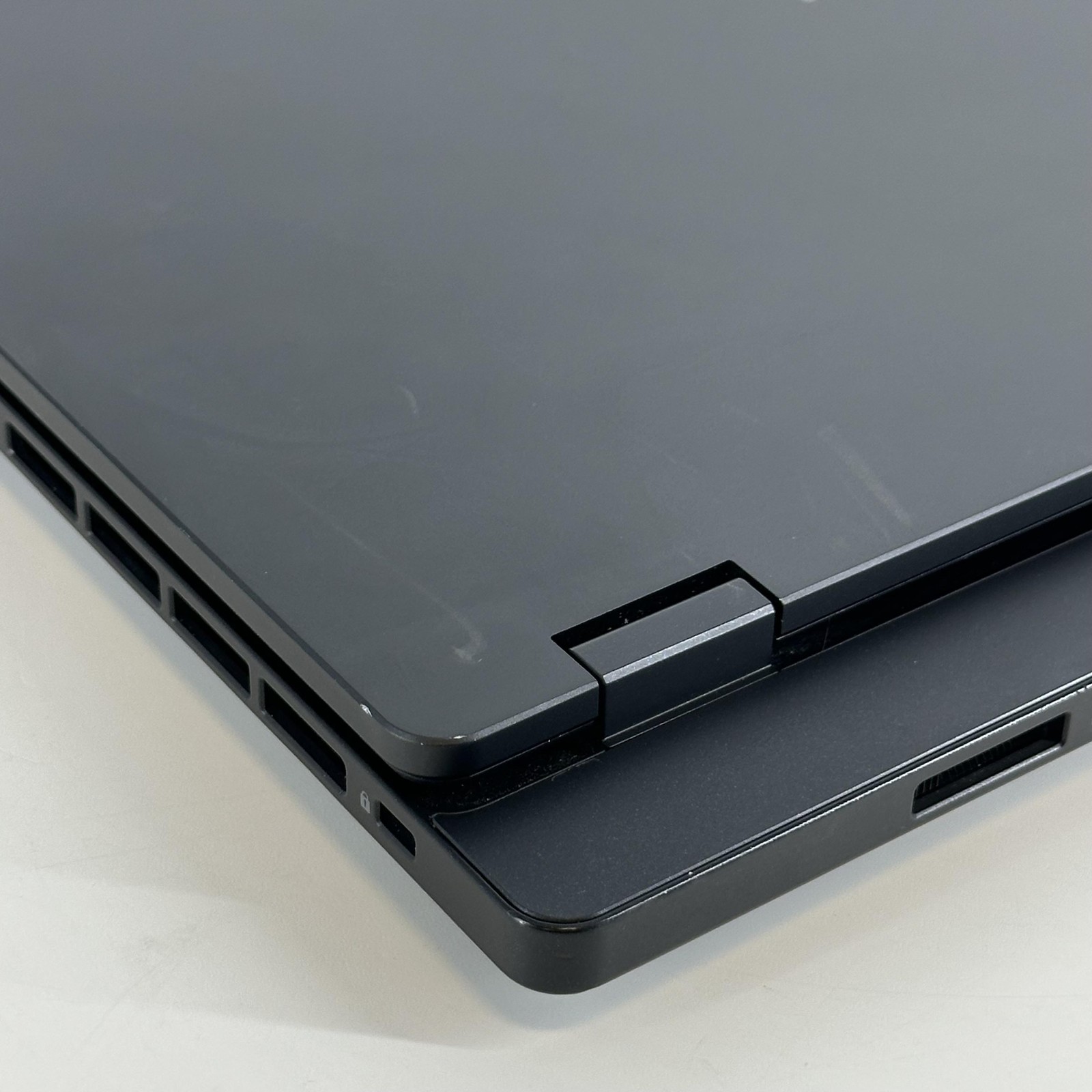 Asus ProArt Studiobook 16 QHD+ TOUCH 2.2 GHz i9-13980HX 32GB 1TB RTX 4070 Good