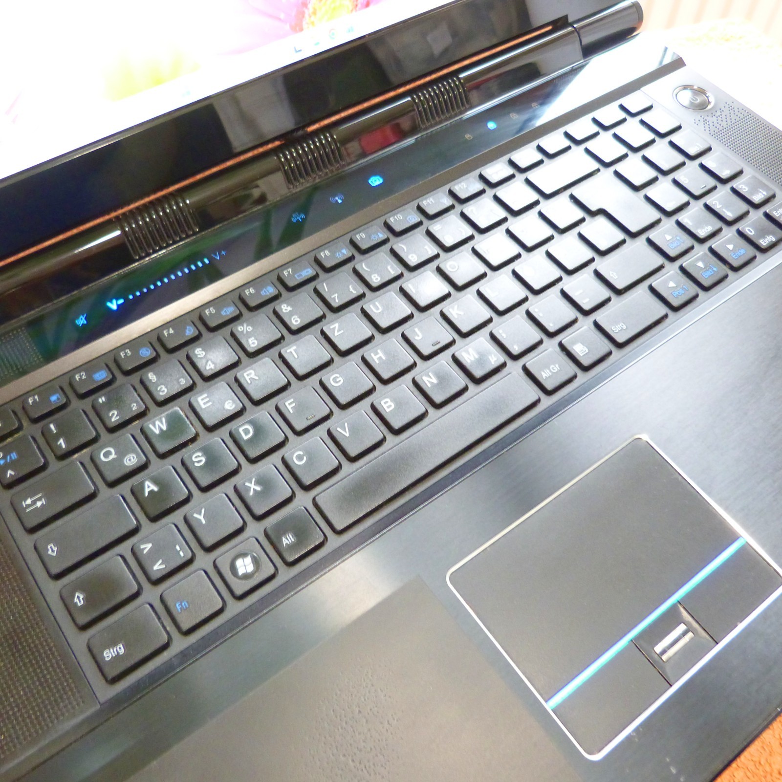 XMG CLEVO X7200 Workstation LEGEND Desktop Replacement l SSD Windows 11 PRO i7