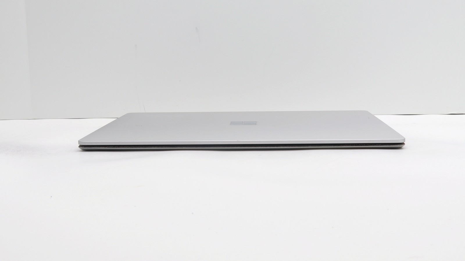 Microsoft Surface Laptop 14″ i7-7660u 16GB 512GB – Fair READ DESC