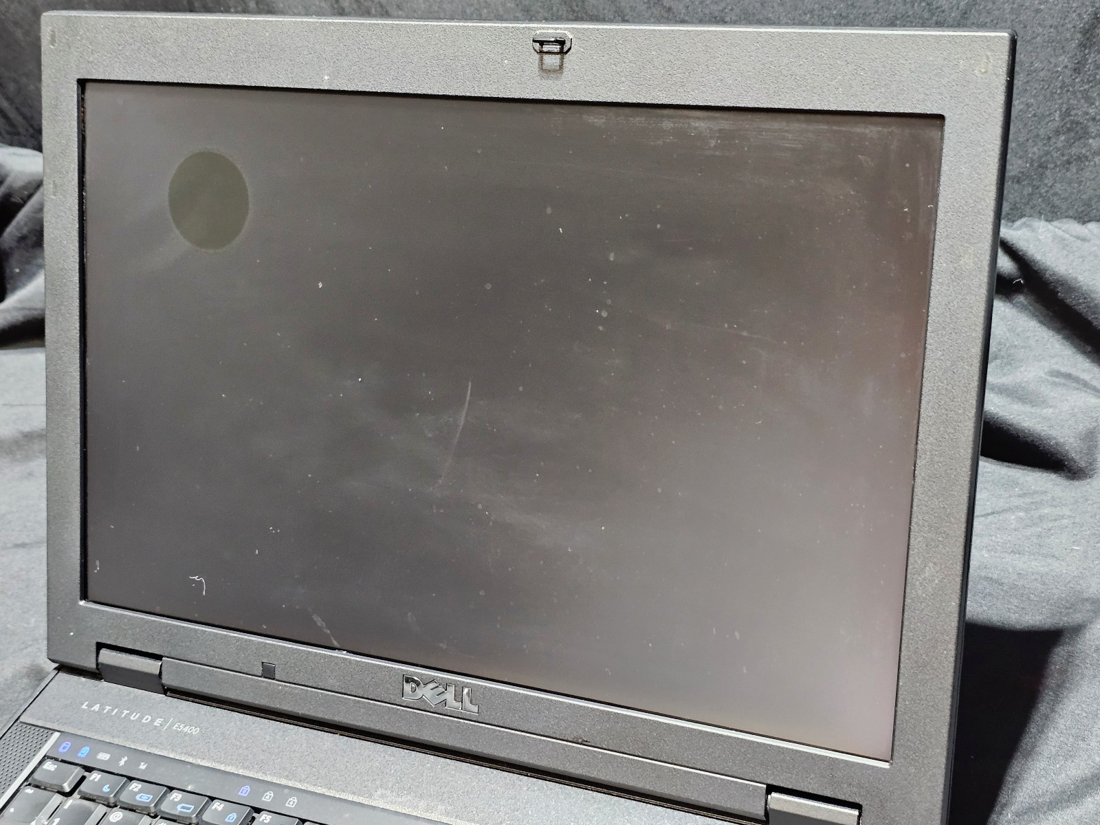 Dell Latitude E5400 Laptop | Screen Damage | 2GB RAM | Vista Basic | No AC | C2D