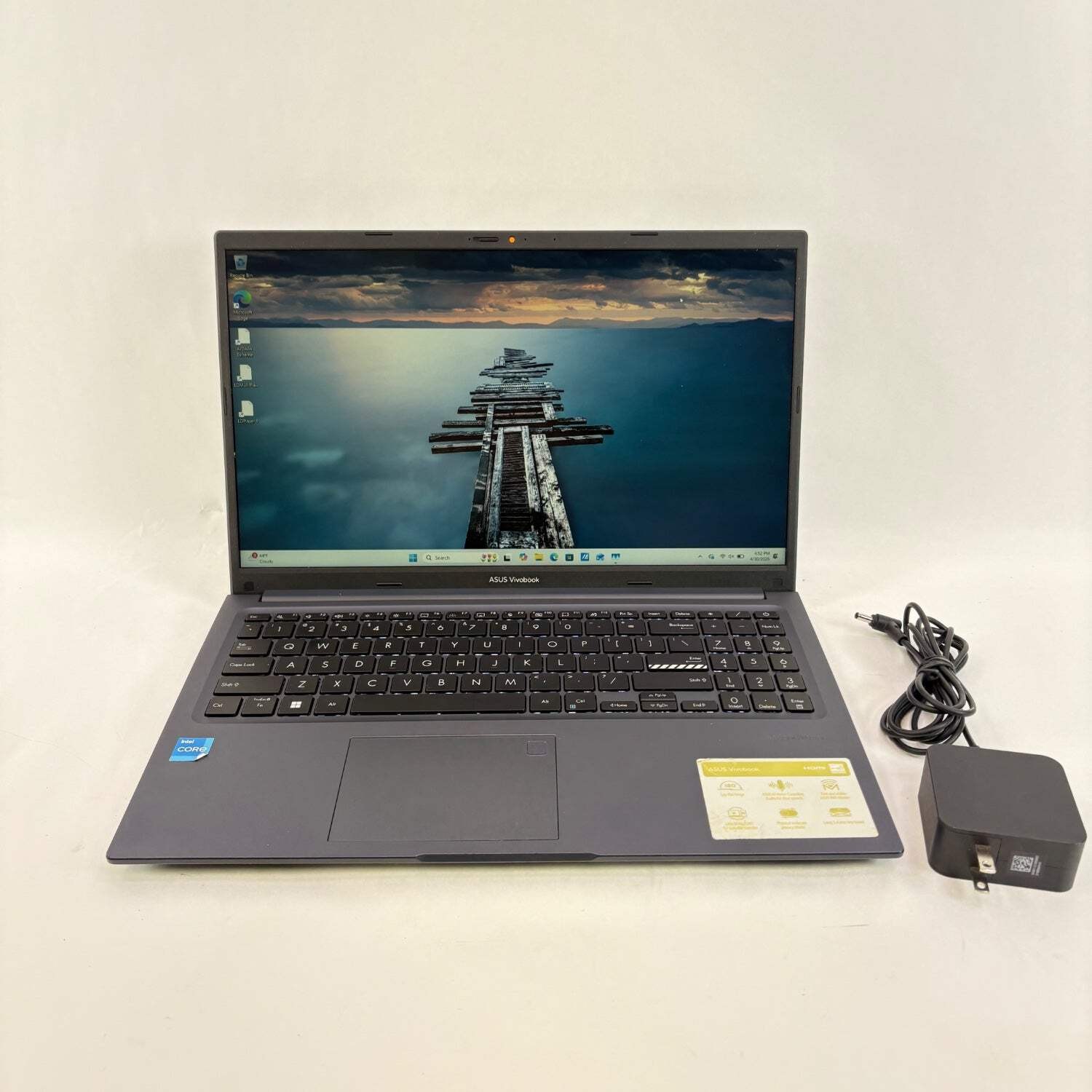 Asus Vivobook 15 F1502Z 15.6″ i3-1220P 1.5GHz 8GB RAM 256GB SSD