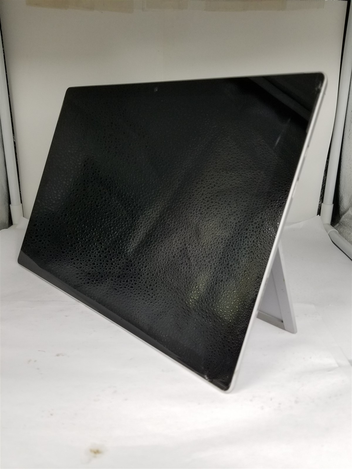 Microsoft Surface Pro 5 Core i5 12.3″ 8GB/128GB Silver Details VD6187