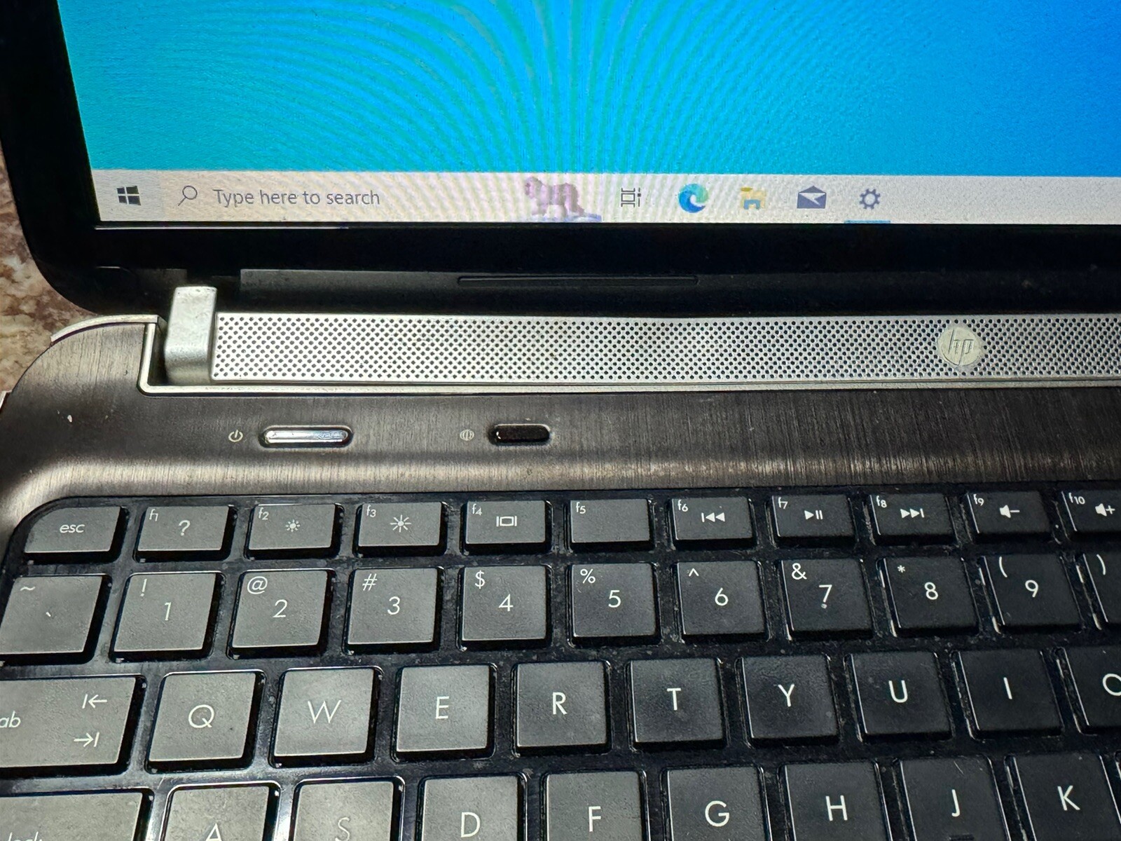 HP Pavilion dv6-6145dx / AMD A8-3500M @ 1.50GHz Works