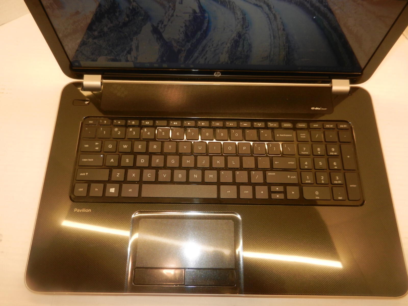 HP PAVILION 17-E016DX 17.3 AMD A8-5550M APU@2.10GHZ 8GB RAM 750GB HDD WINDOWS 10