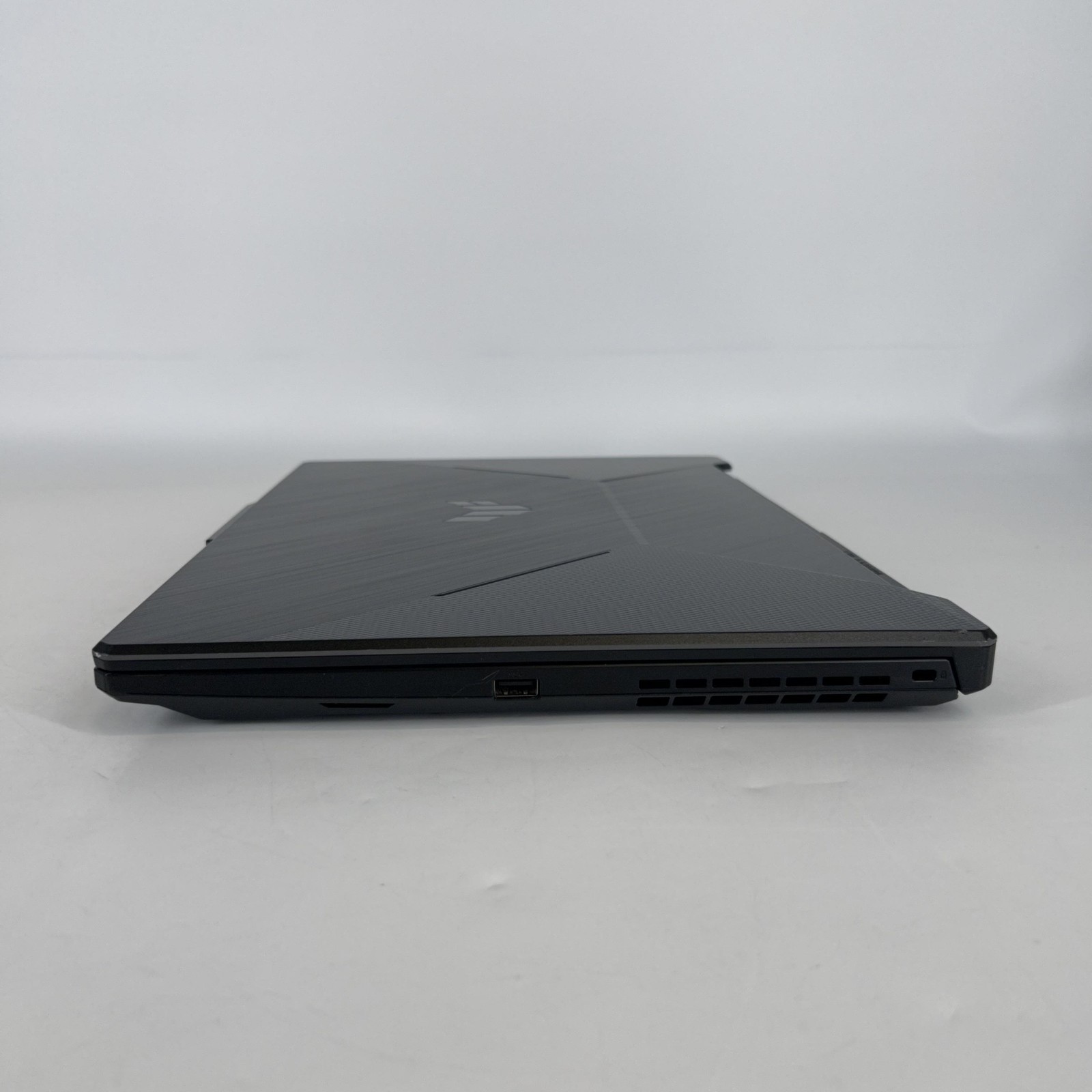 Asus TUF F17 17.3 FHD i5-11400H 2.70GHz 8GB 512GB SSD NVIDIA RTX 2050 Very Good