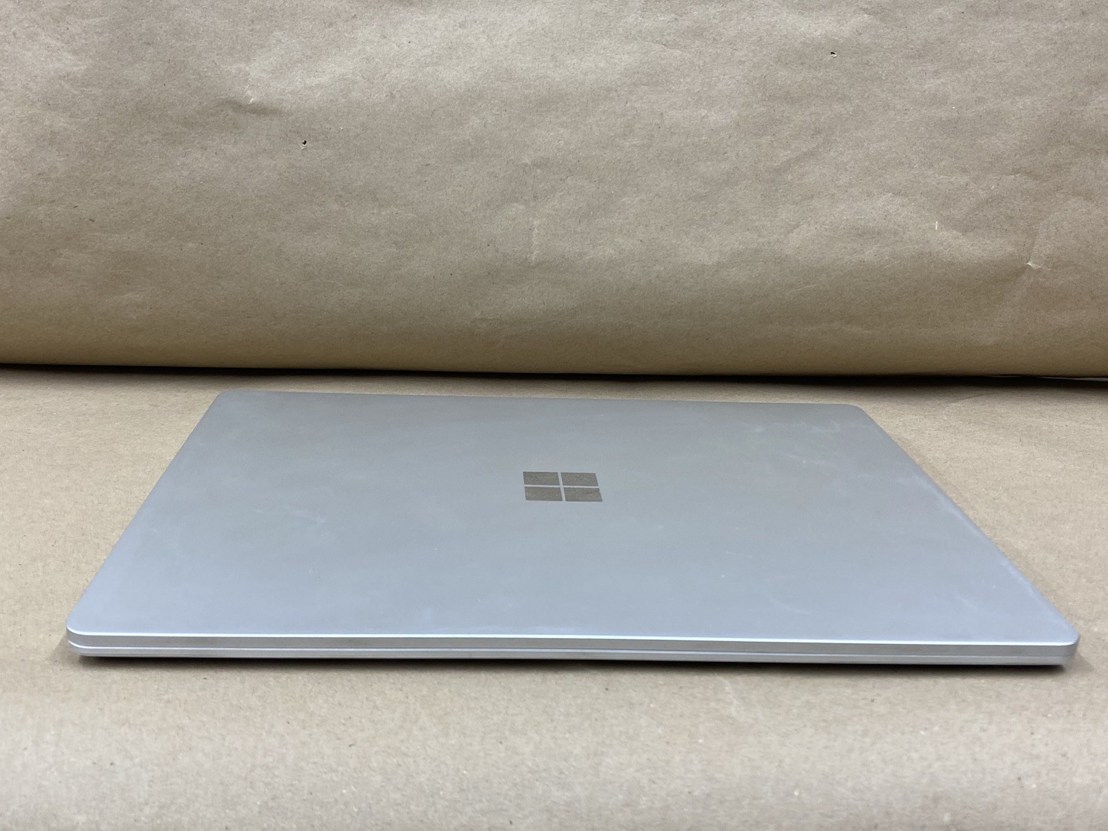 Microsoft Surface Laptop Go – 12″ – i5-1035G1 – 8GB – 128GB – Win 11 – READ