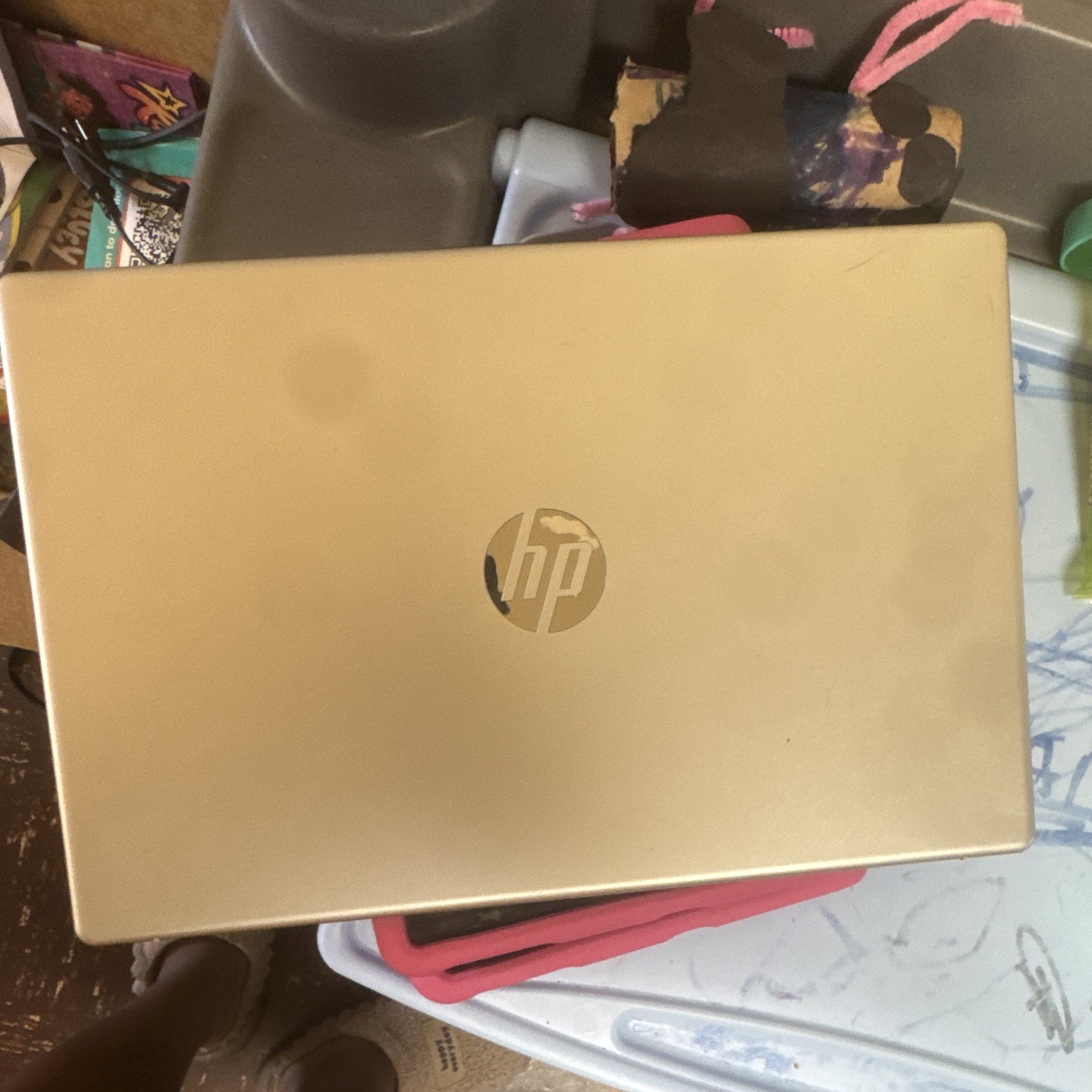 HP 15.6″ Laptop AMD Ryzen 5 7000 Series 8GB 1TB Radeon Silver W11H