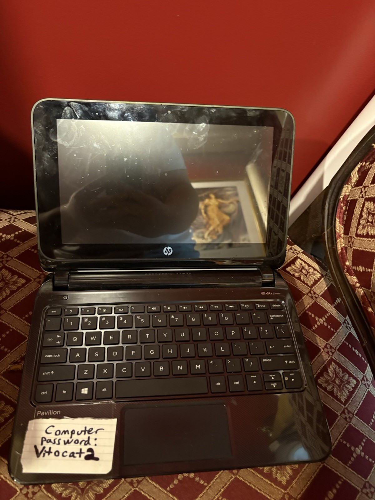 HP Pavilion 11.6″ Laptop White Intel Atom 2GB 320GB HDD Windows 8 Charger