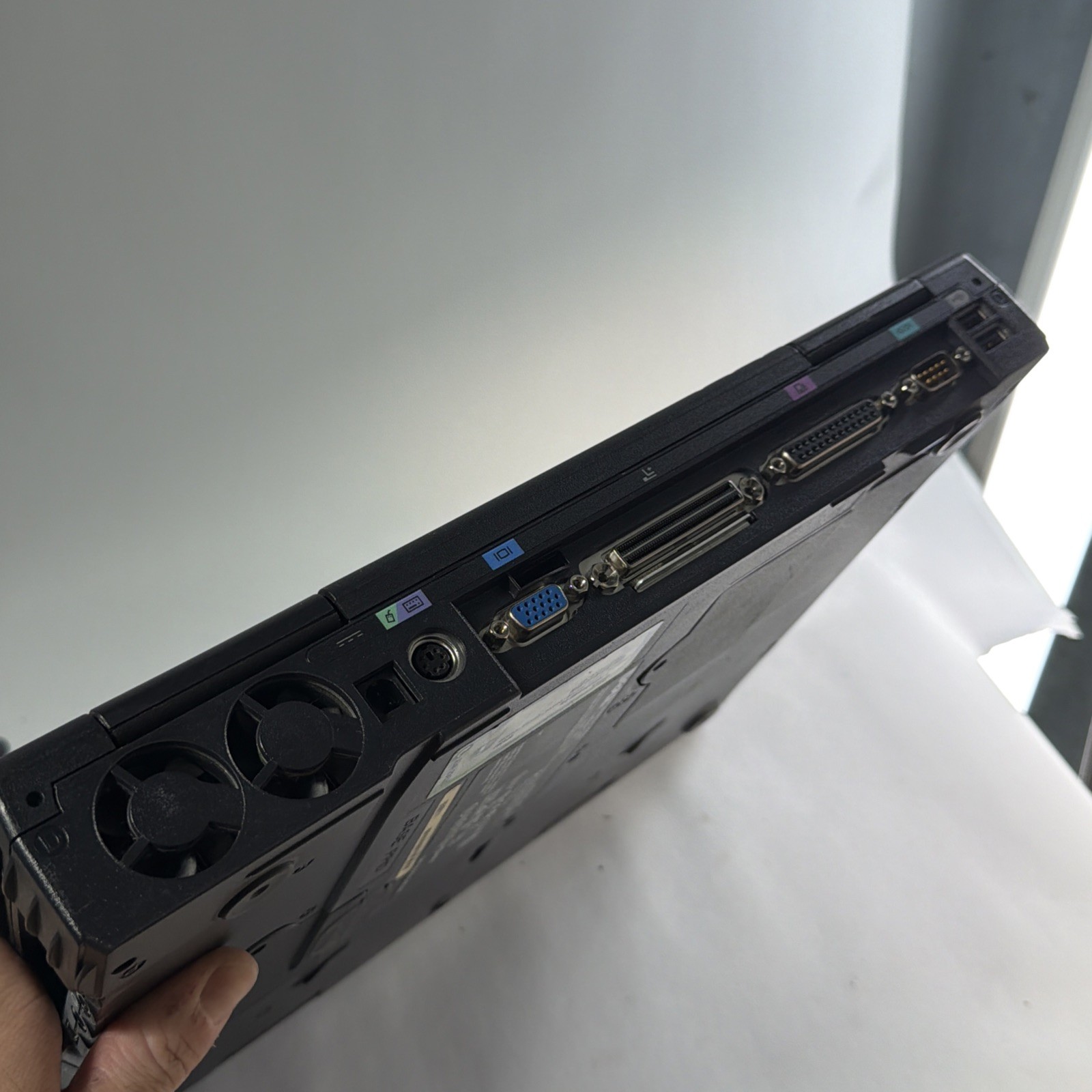 Dell Latitude C840 Windows XP Laptop 15″ Penitum 4, 1400×1050 HD LCD, Floppy, CD