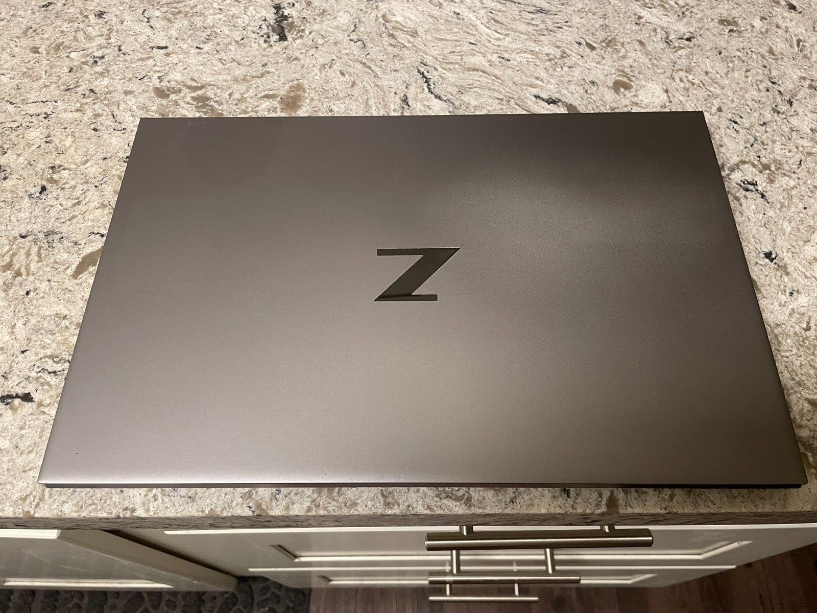 HP ZBook Studio G7 15.6″ (i7-10850H 2.70GHz – 32GB RAM – 512GB SSD – Win11pro