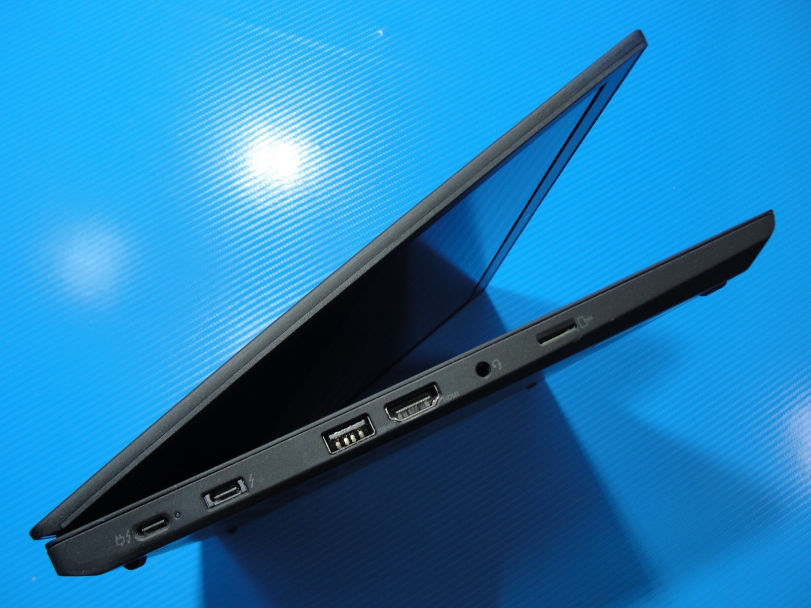 Lenovo ThinkPad T14 Gen 2i 14″FHD Intel i5-1145G7 2.6GHz 16GB RAM 256GB SSD+P/A