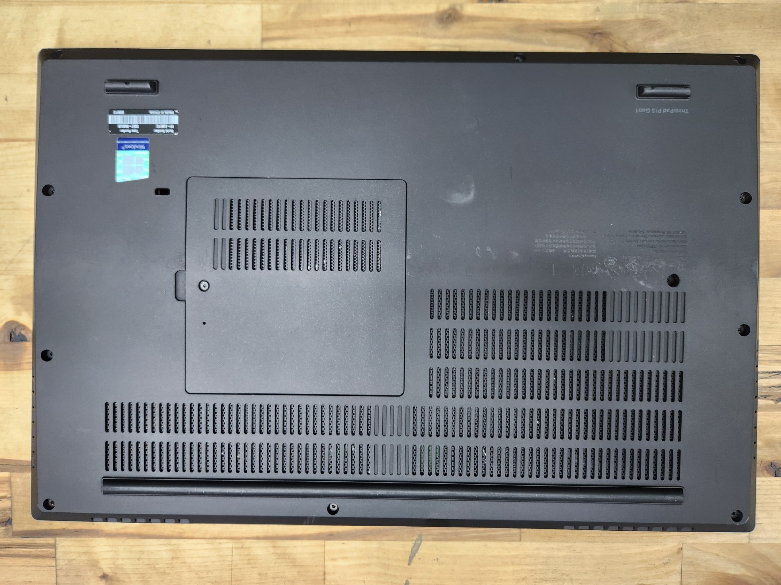 Lenovo ThinkPad P15 Gen 1 15.6″ FHD i7-10750H 2.6GHz 32GB 512GB SSD Win 11 Pro ~