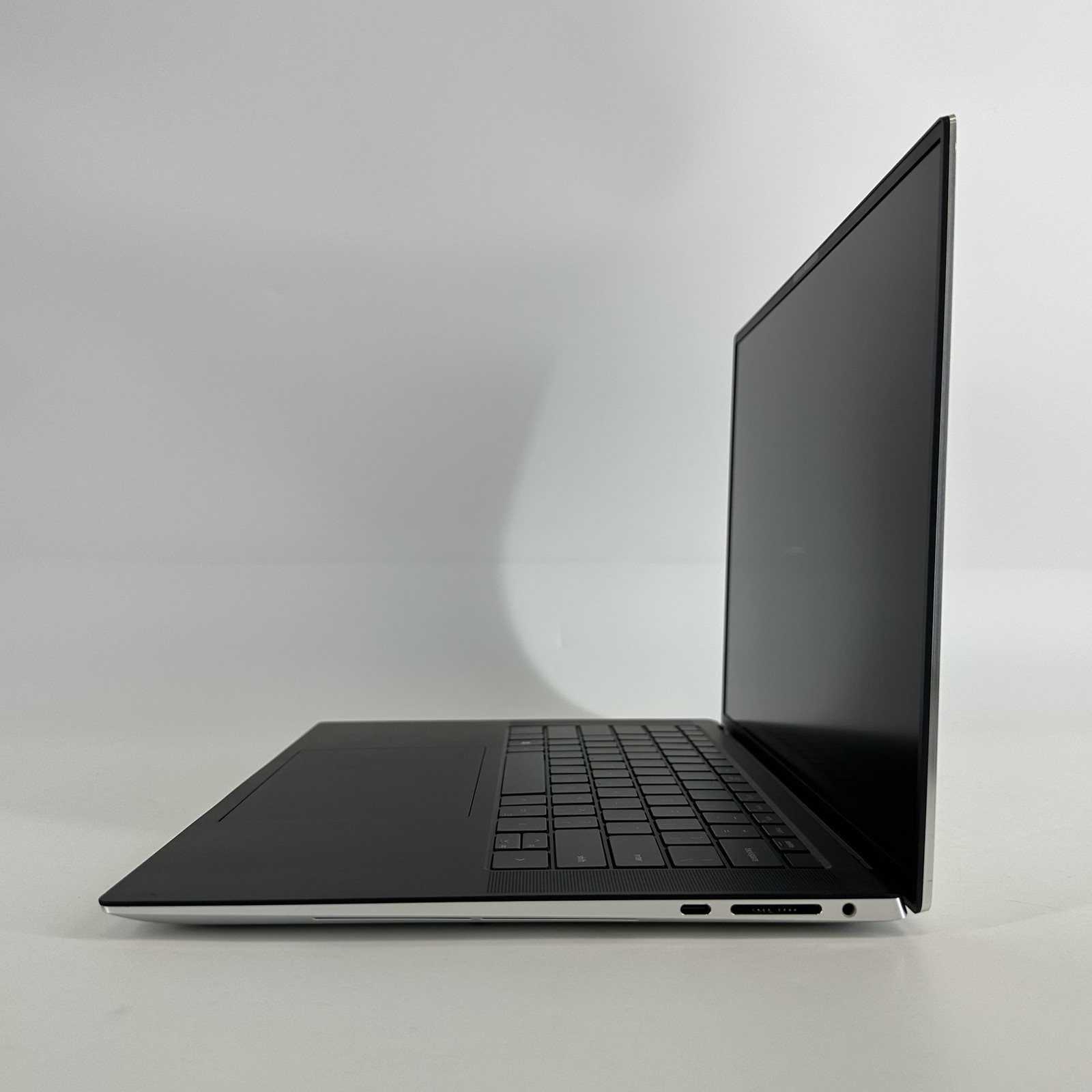 Dell XPS 15 9520 FHD+ 2.3GHz i7-12700H 32GB 512GB SSD NVIDIA RTX 3050 FRAME GAP